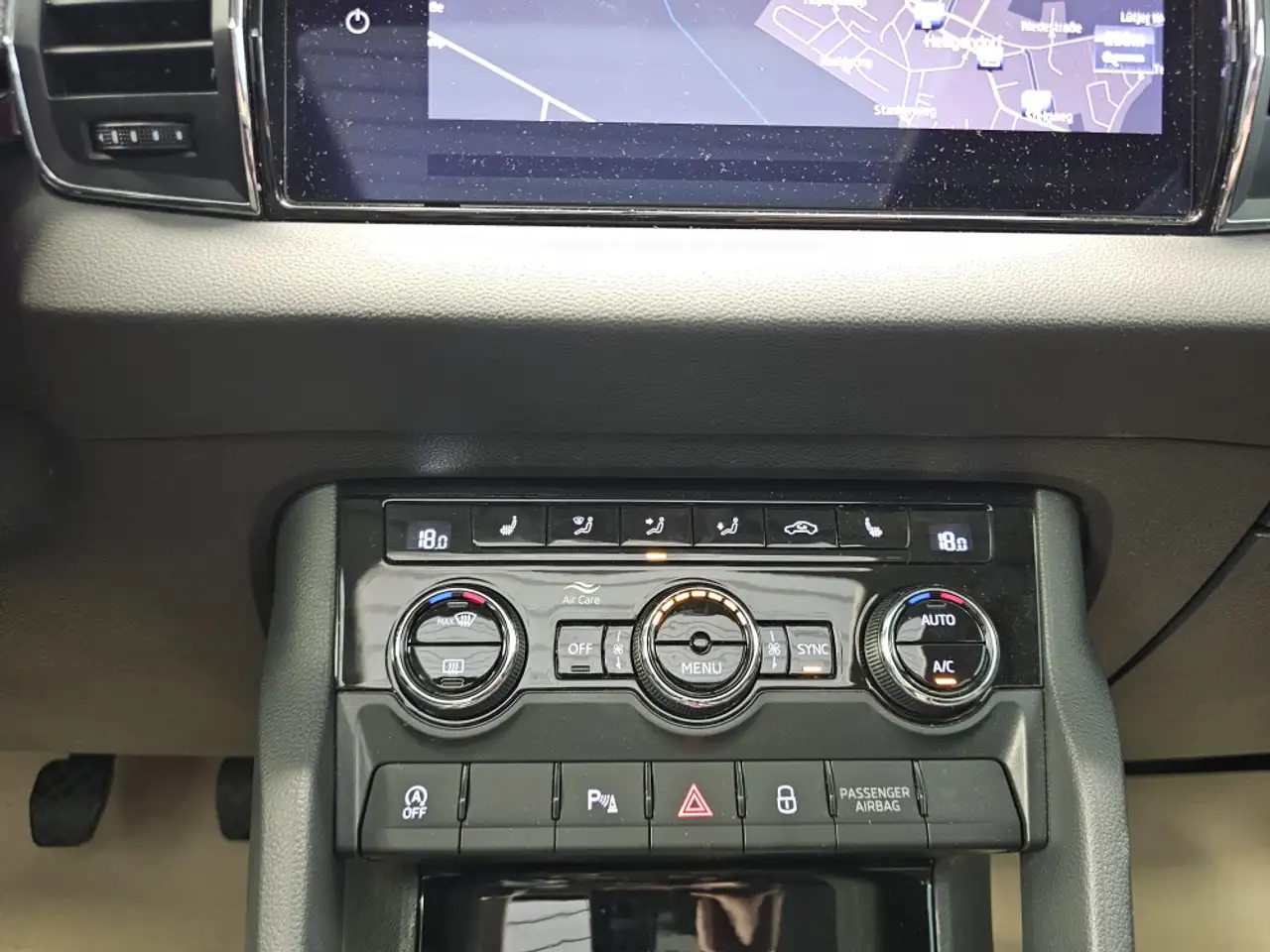 Skoda Karoq Style Leder,Pano-Dach,AHK,Sitzheizung,PDC, миниатюра 12