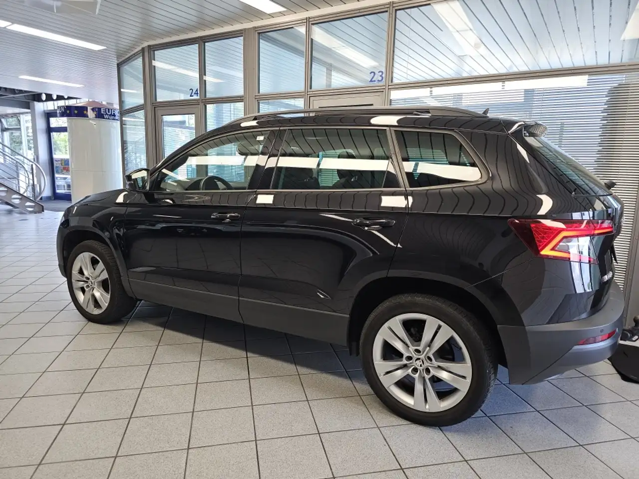 Skoda Karoq Style Leder,Pano-Dach,AHK,Sitzheizung,PDC, миниатюра 25
