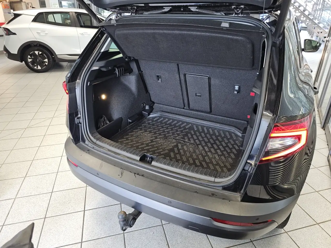 Skoda Karoq Style Leder,Pano-Dach,AHK,Sitzheizung,PDC, миниатюра 3