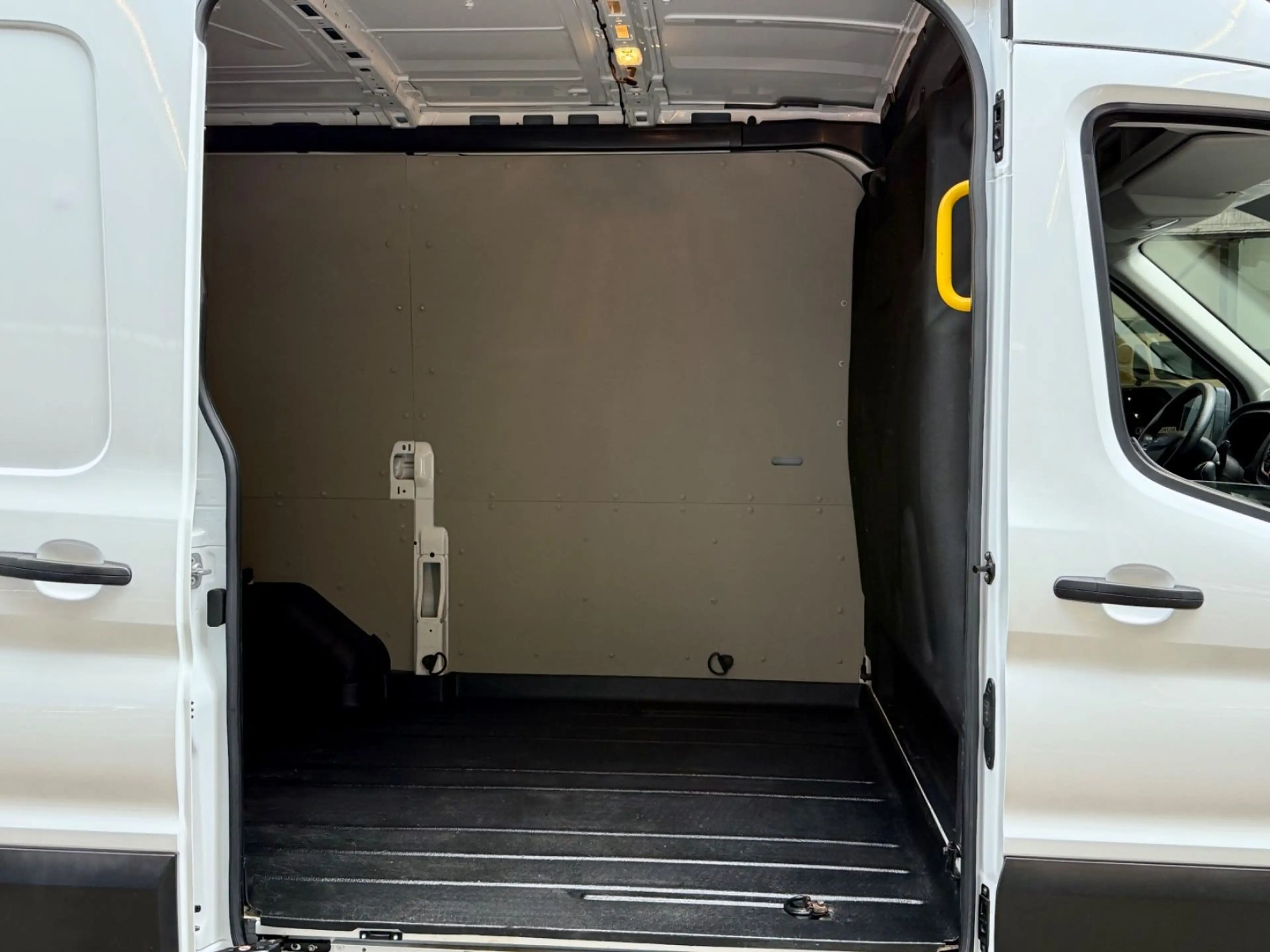 Ford Transit 2.0 D L2H2 1. HAND BLUETOOTH — photo 15