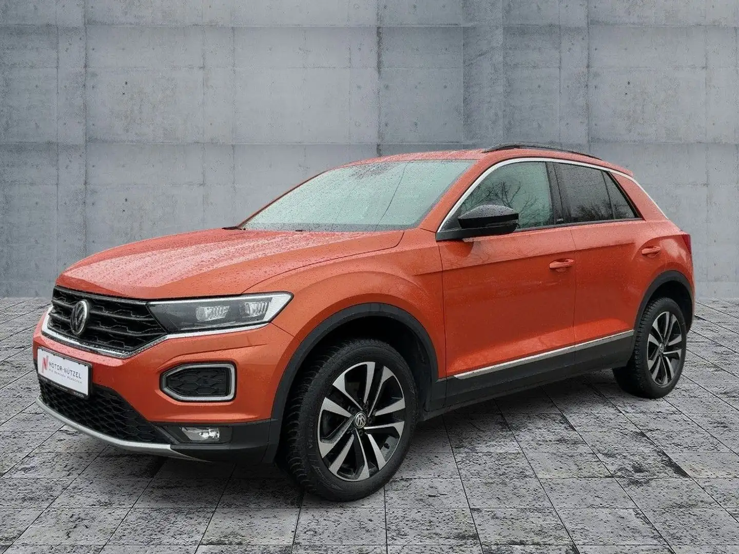 Volkswagen T-Roc 1.5TSI DSG UNITED LED+NAV+ACC+SHZ+PANO Orange - 2
