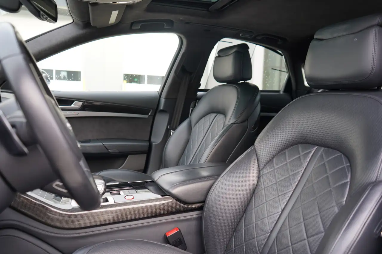 Audi S8 снимка Audi S8