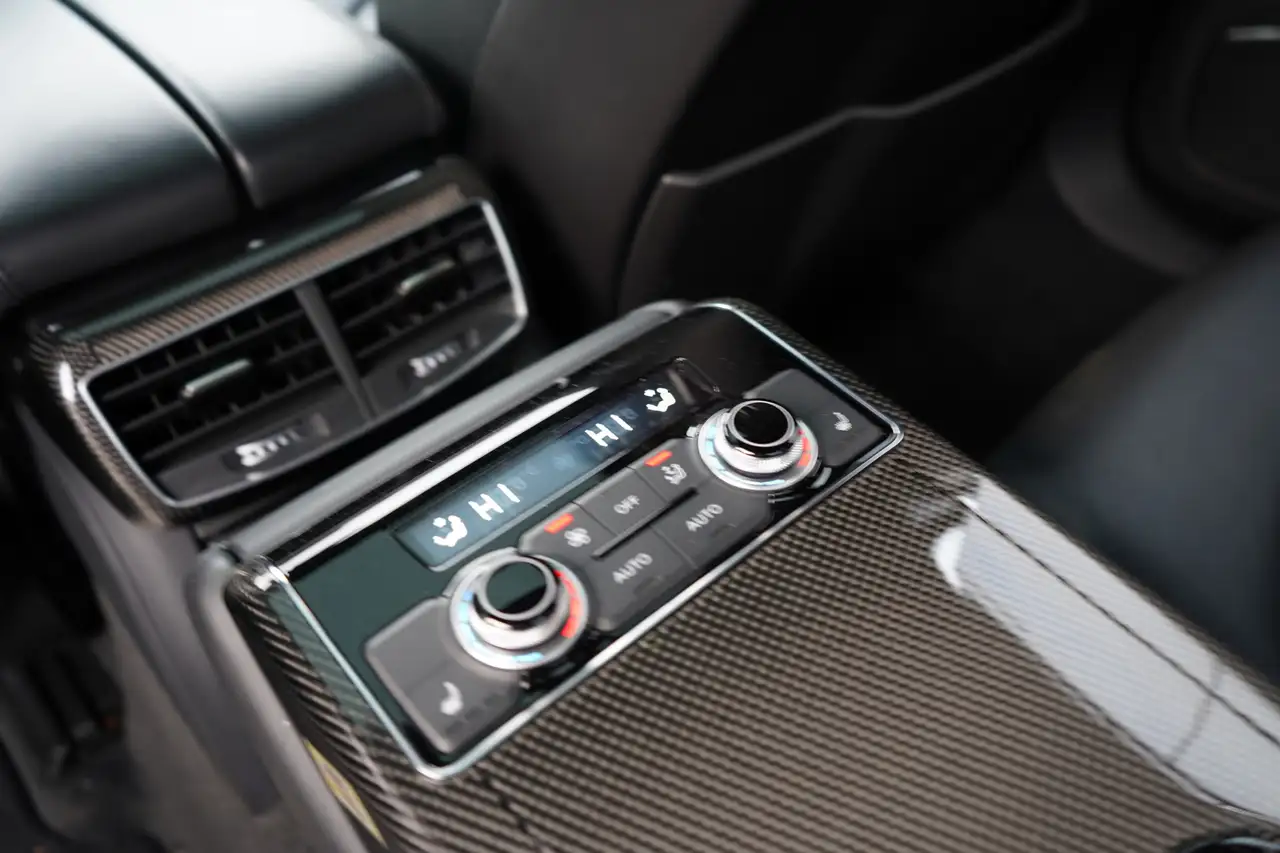 Audi S8 снимка Audi S8