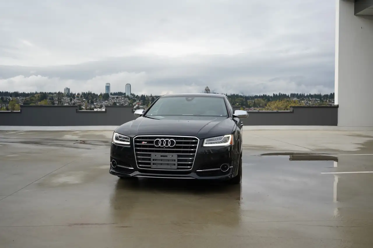 Audi S8 снимка Audi S8