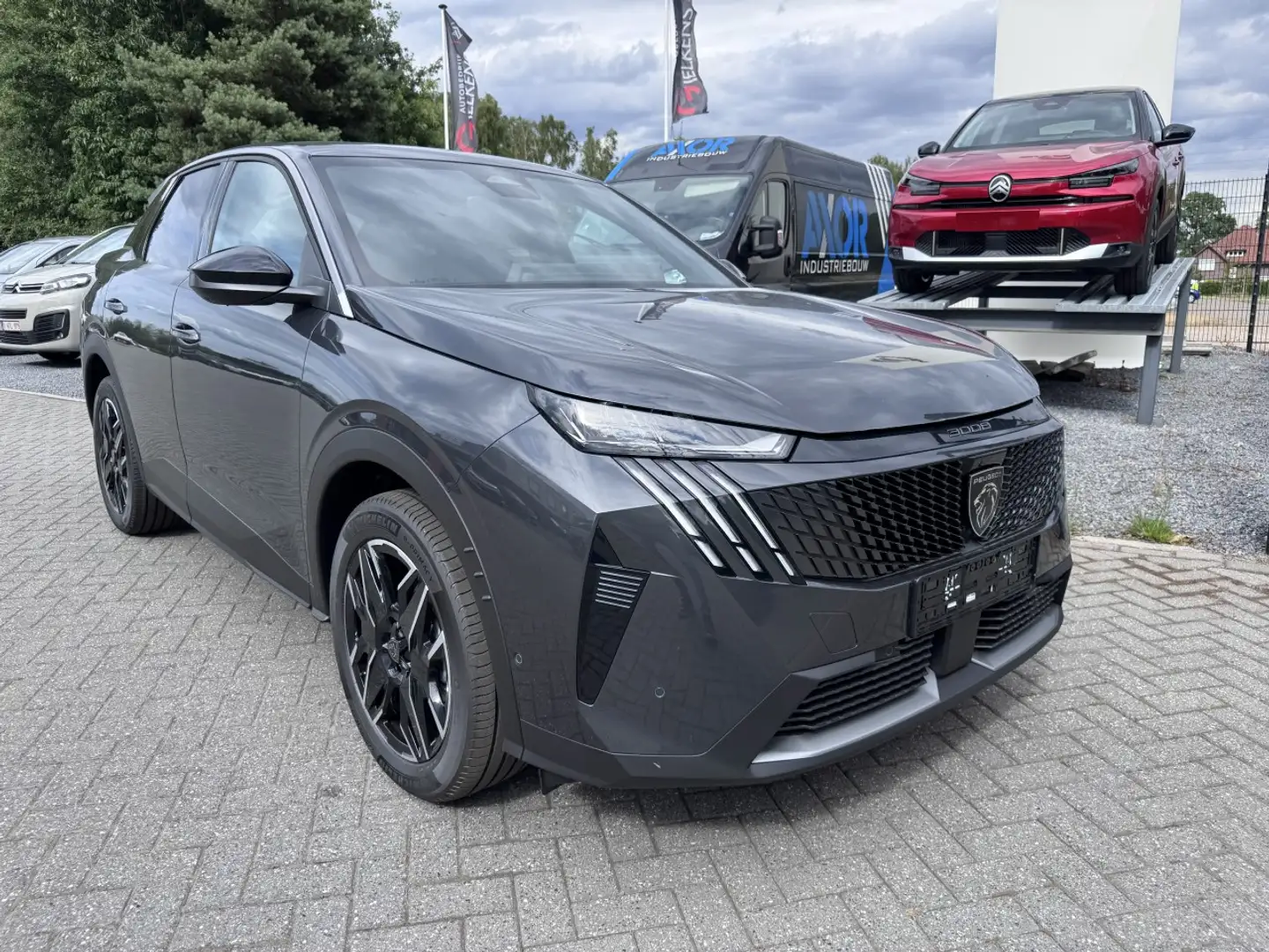 Peugeot 3008 Hybrid 136 Allure Grijs - 2