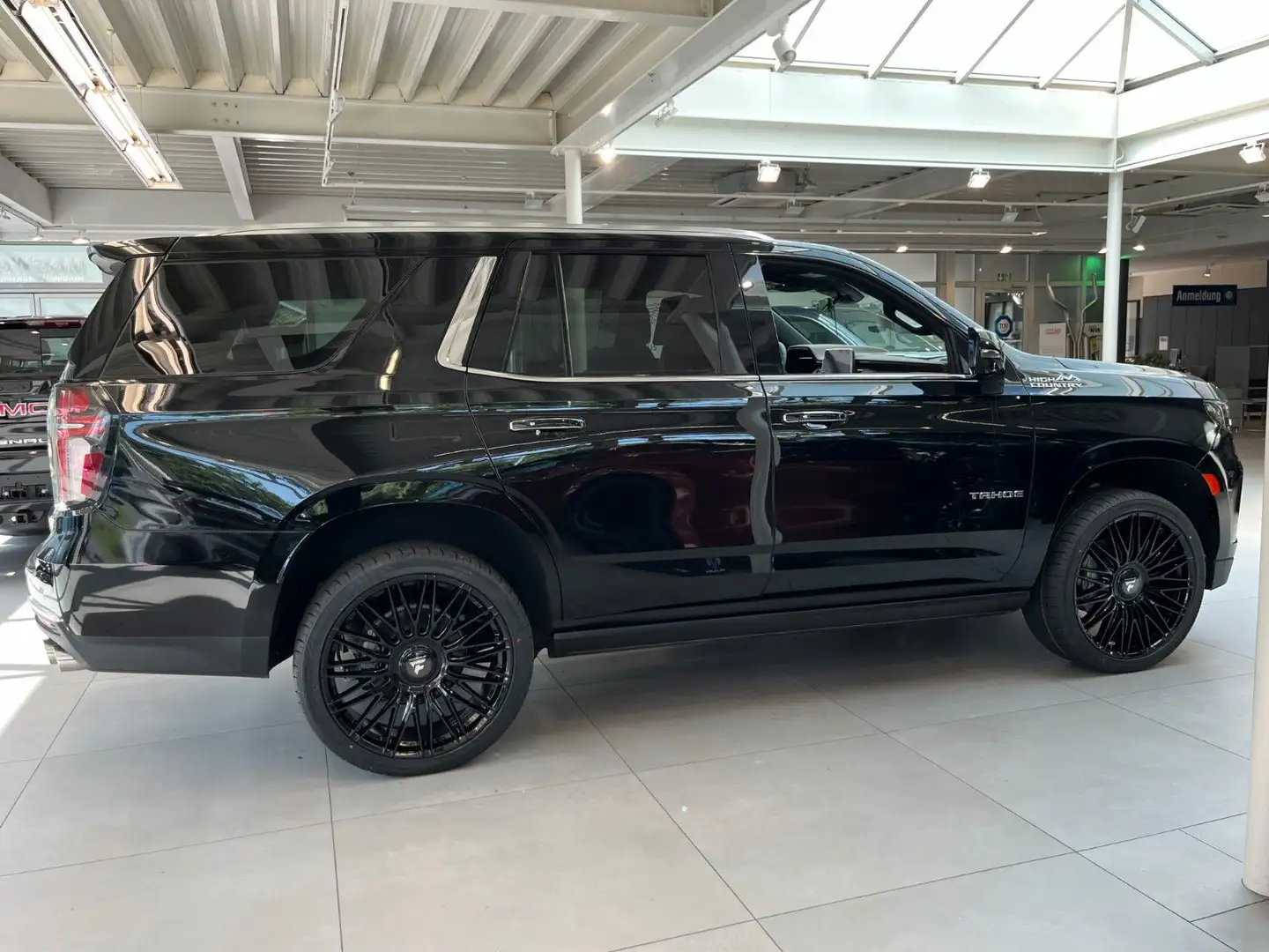 Chevrolet Tahoe High Country 6.2* LPG Чёрный - 2