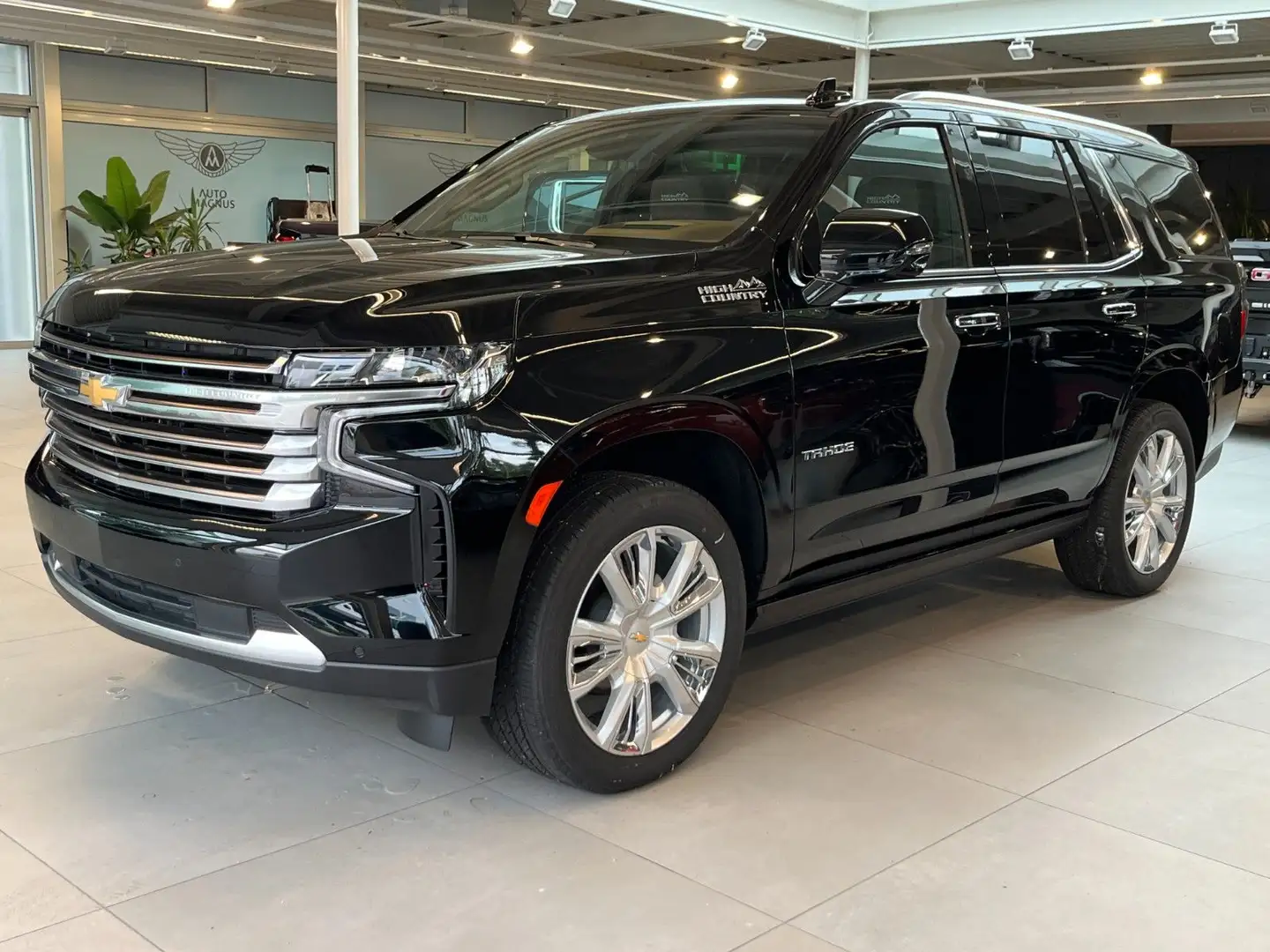 Chevrolet Tahoe High Country 6.2 crna - 1