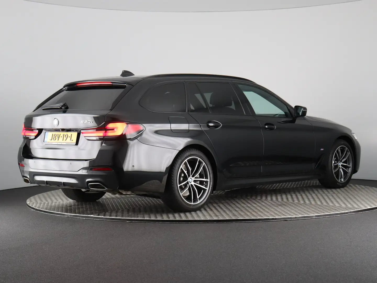 BMW 520 5-serie Touring 520i High Executive (Pano / Laser Noir - 2