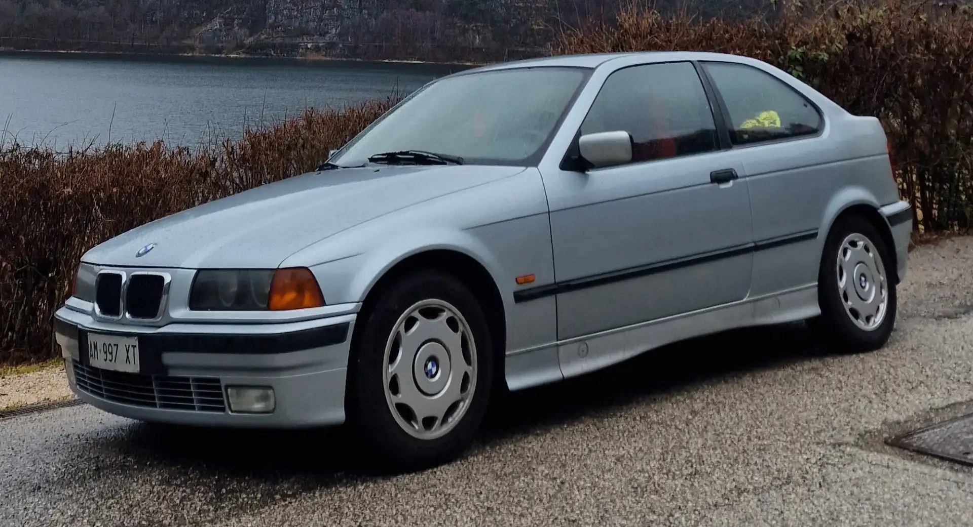 BMW 318 compact - 1