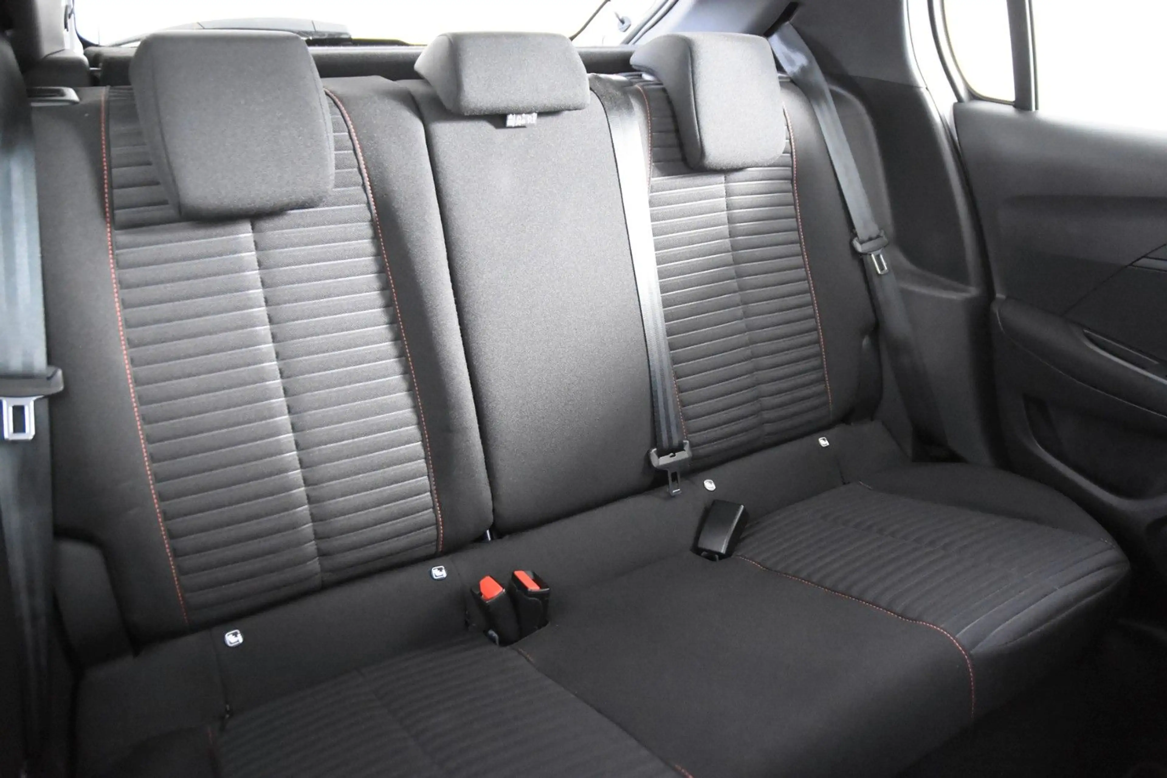 Peugeot 208 Edition *1.Hand*Navi*Park ass.*Carplay* — photo 10