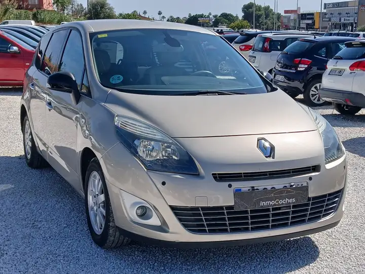 Renault Grand Scénic 2009, foto 3