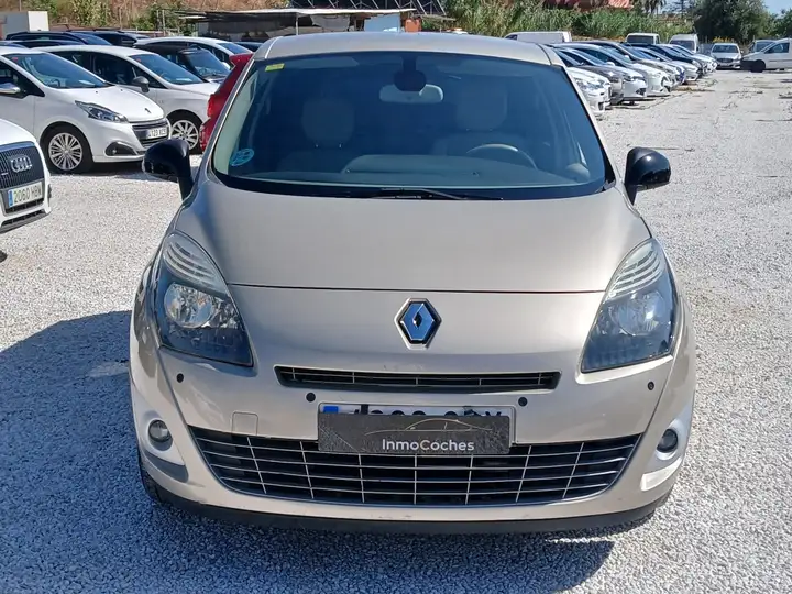 Renault Grand Scénic 2009, foto 2