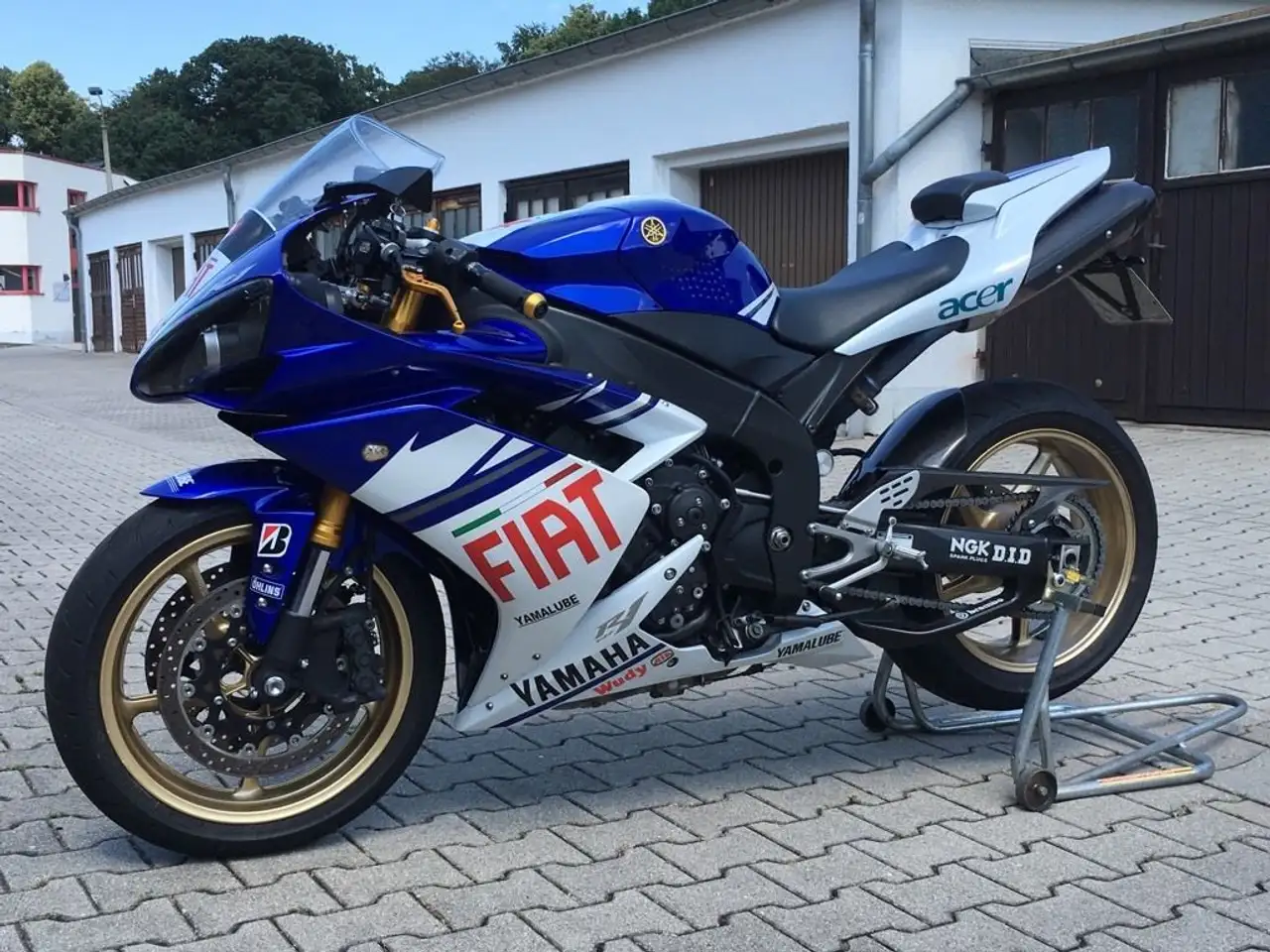 Yamaha YZF-R1