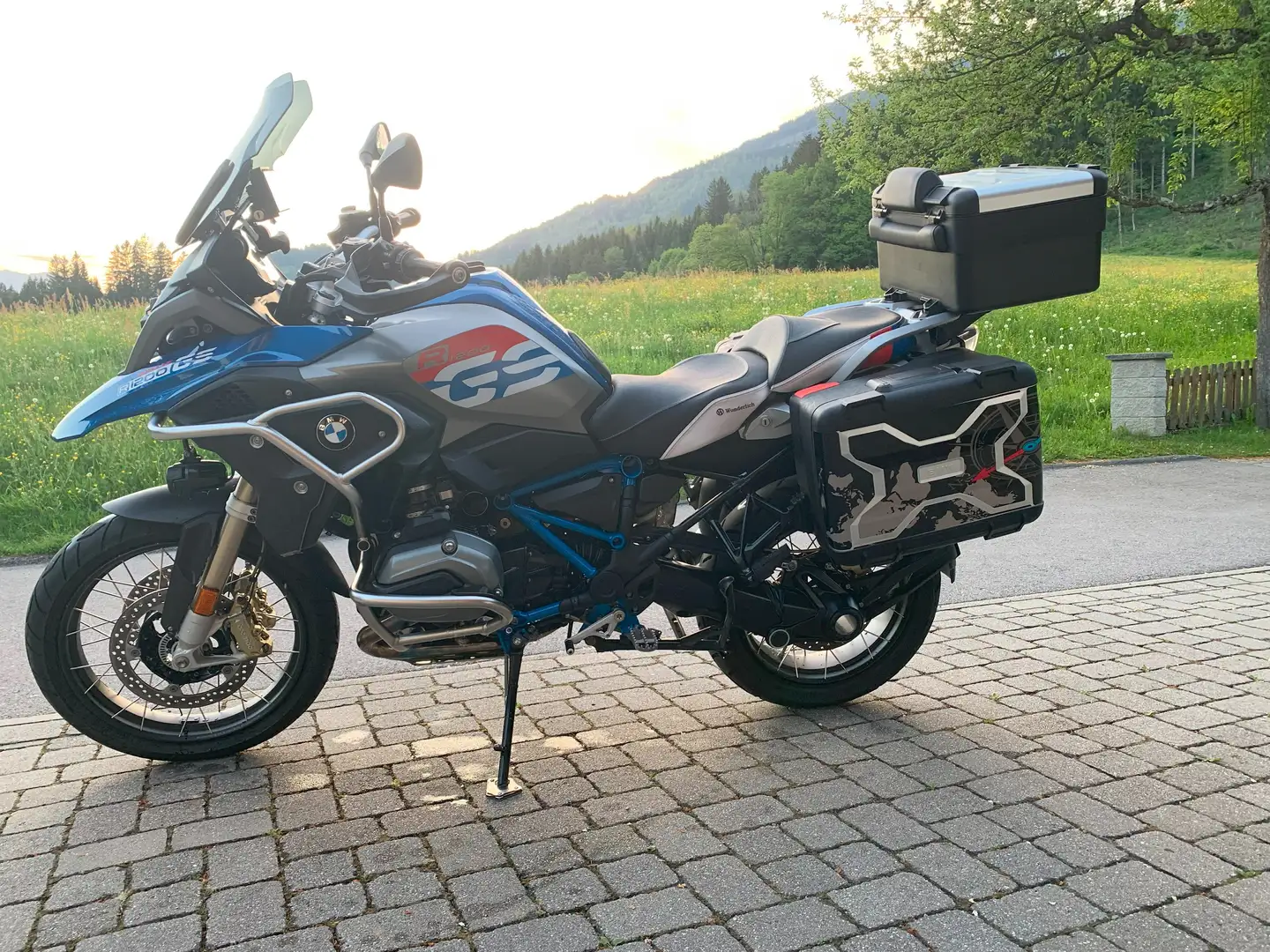 BMW R 1200 GS LC Rally Albastru - 1