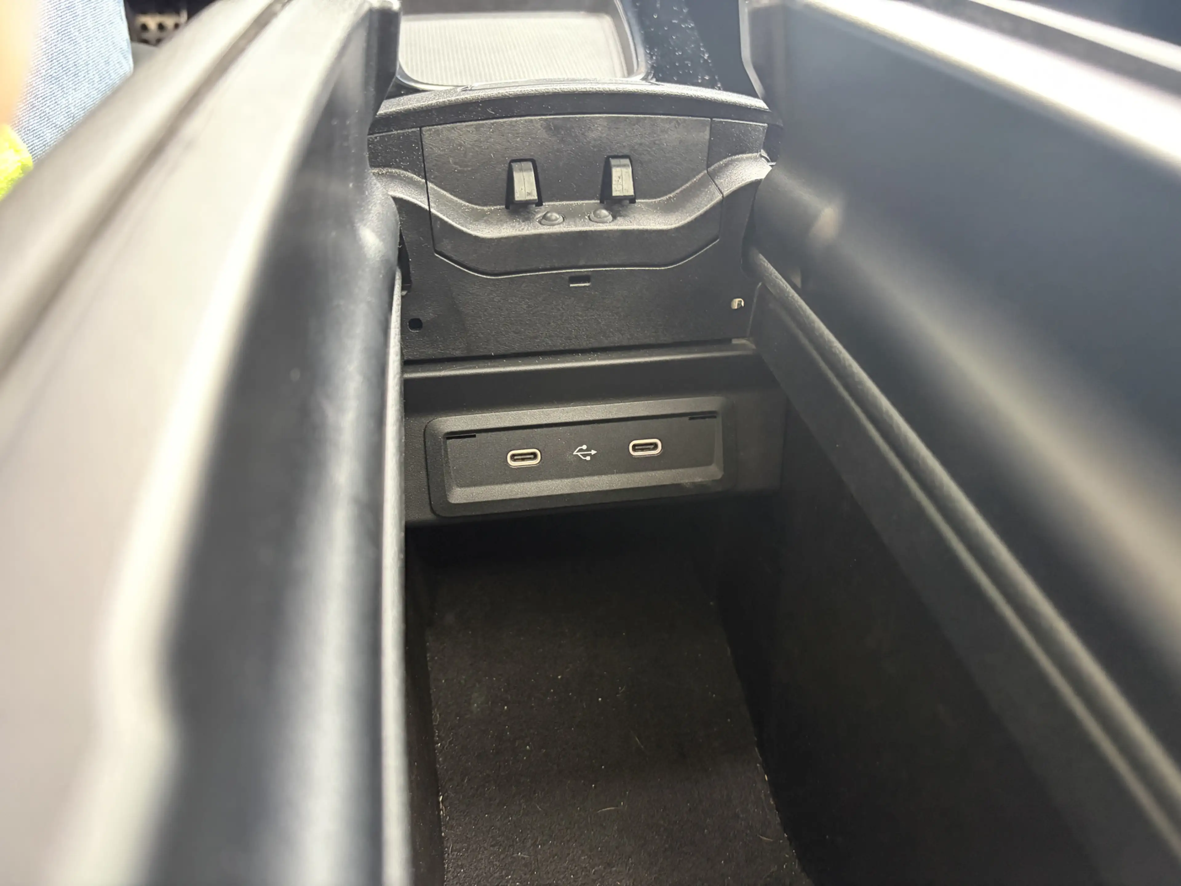 Mercedes-Benz A 250 e AMG Line Panoramadak — photo 45