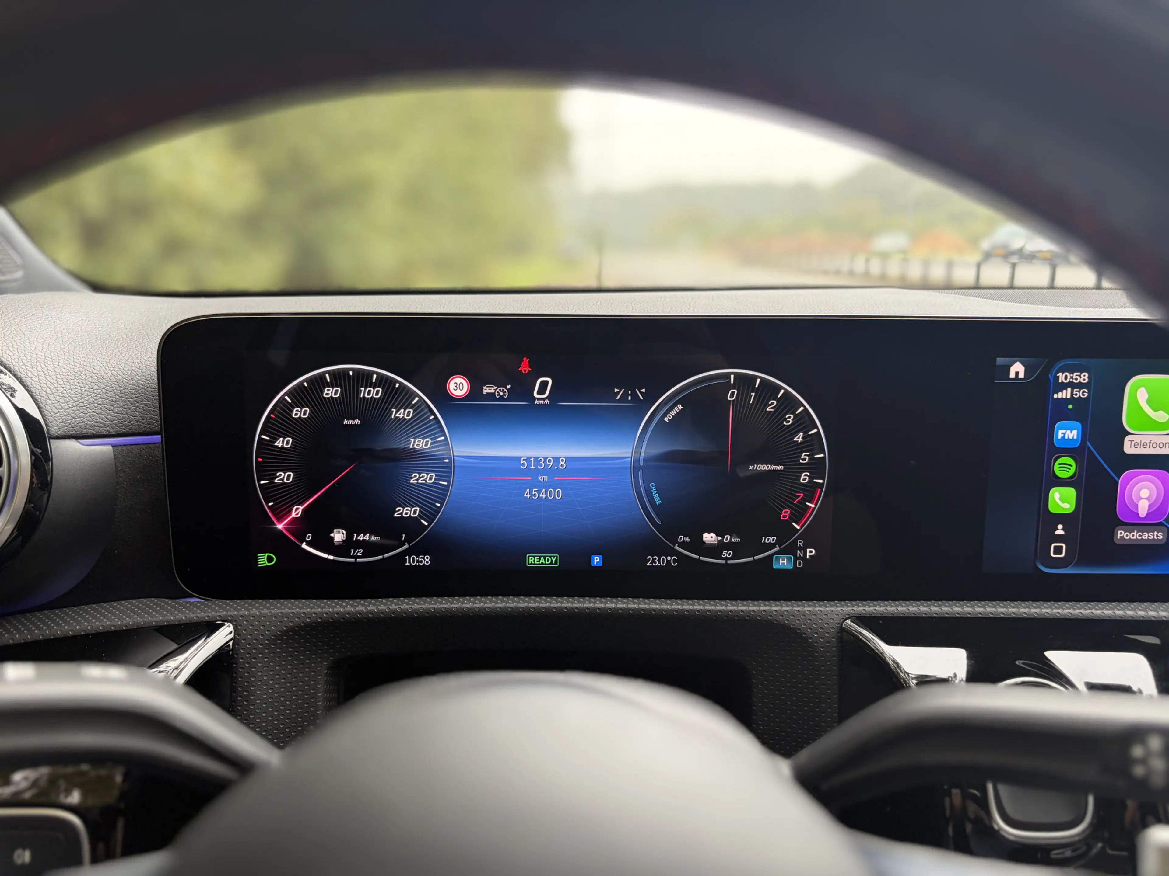 Mercedes-Benz A 250 e AMG Line Panoramadak — photo 42