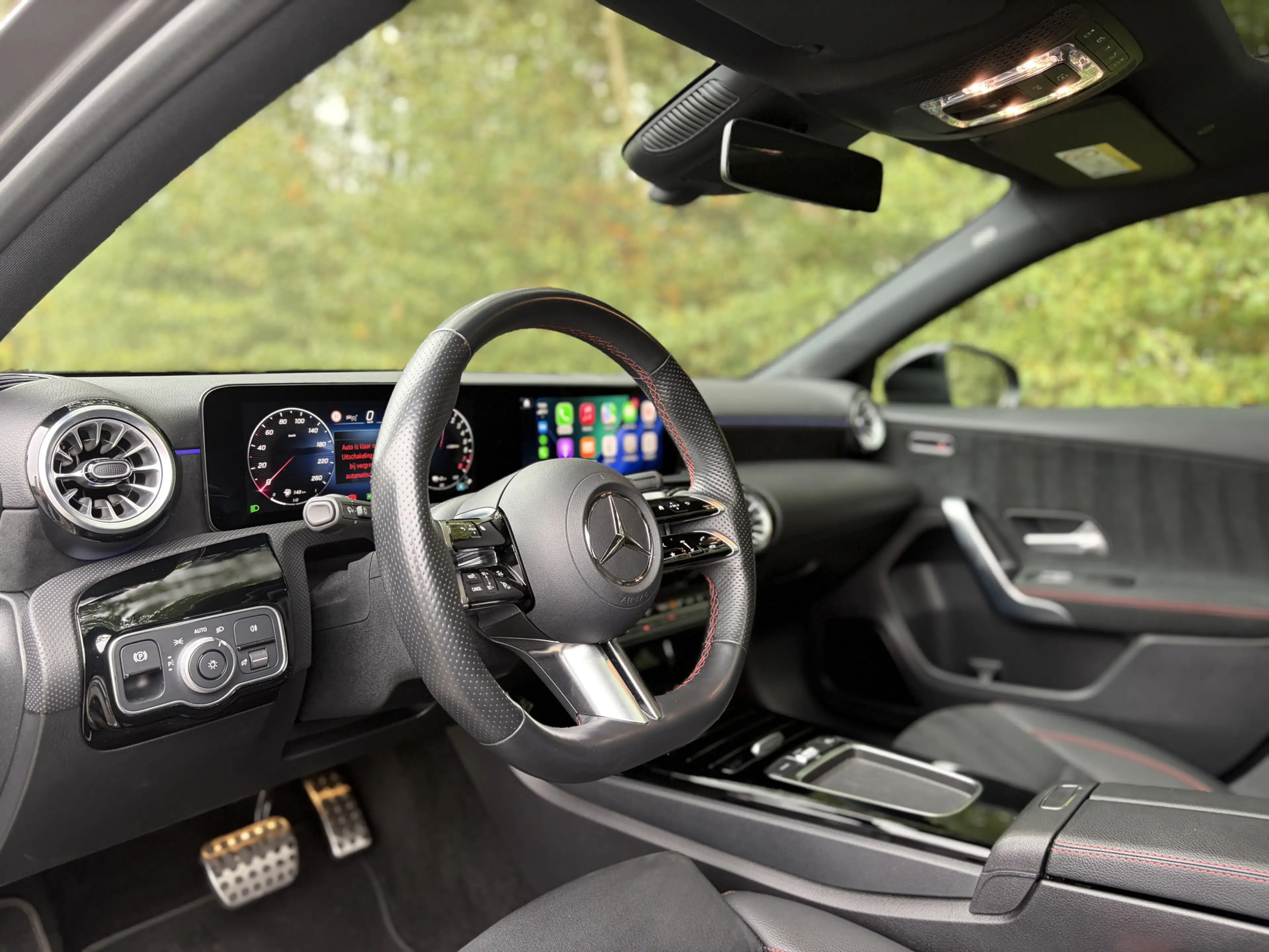 Mercedes-Benz A 250 e AMG Line Panoramadak — photo 13