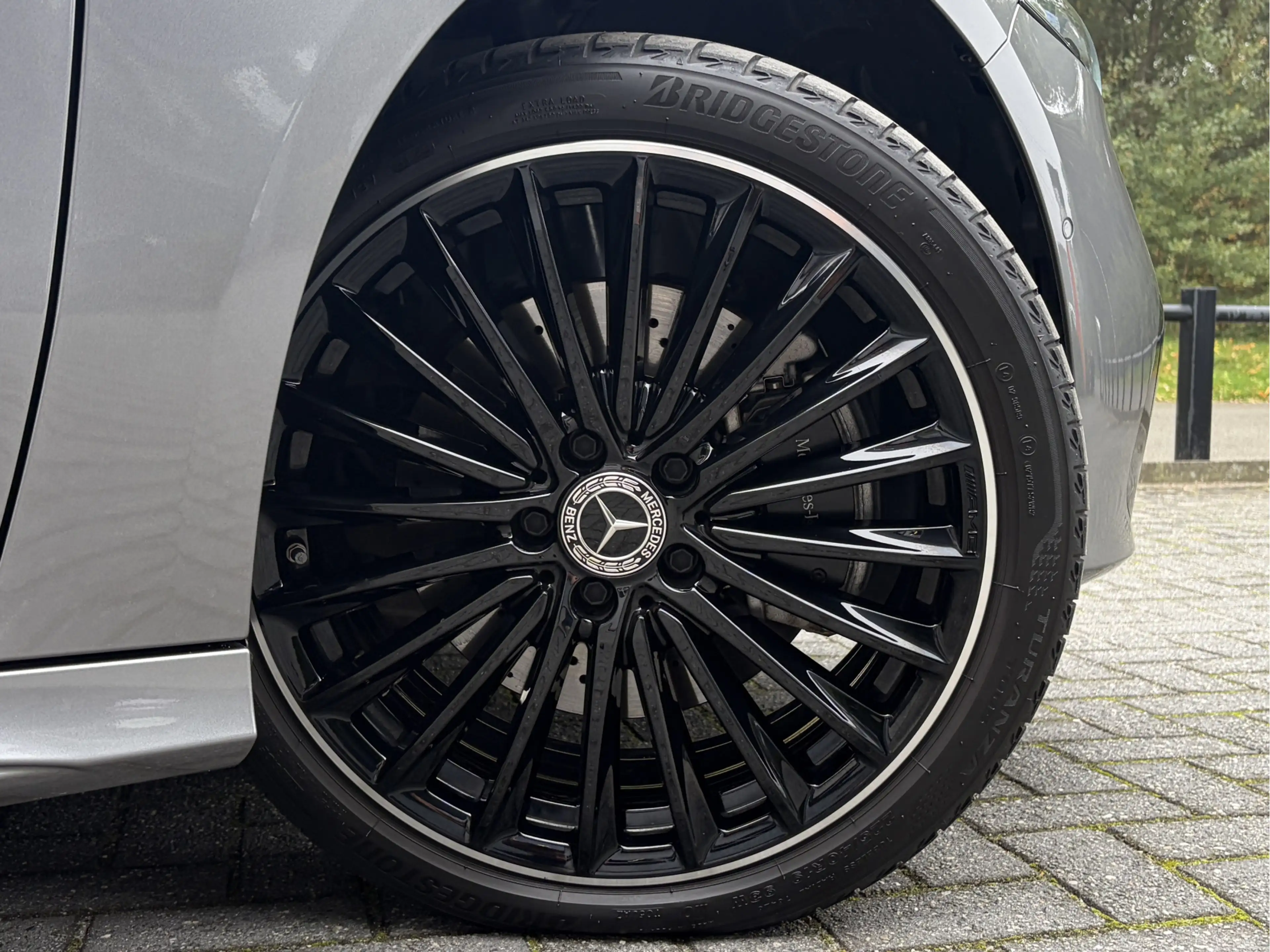 Mercedes-Benz A 250 e AMG Line Panoramadak — photo 31