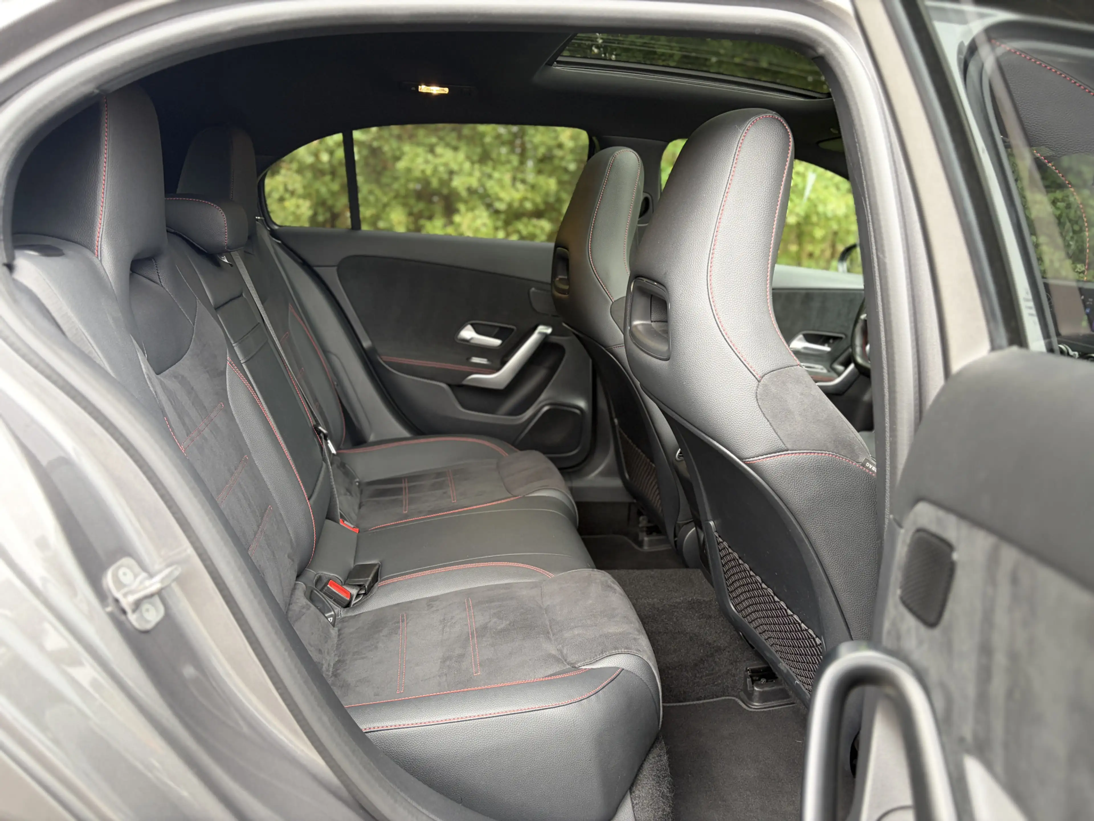 Mercedes-Benz A 250 e AMG Line Panoramadak — photo 47