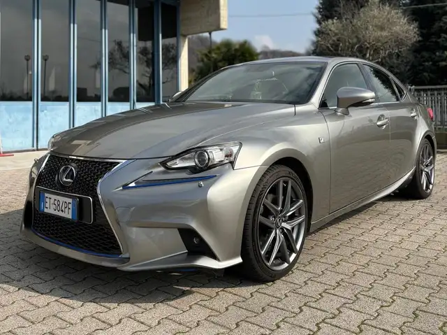 Lexus IS 300 IS 300h 2.5 F-Sport cvt