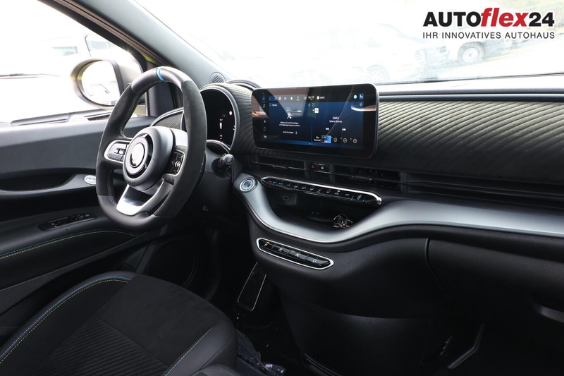 Abarth 500e Turismo 42 kWh LED Pano Nav JBL SHZ Kam PDC 114... — photo 8