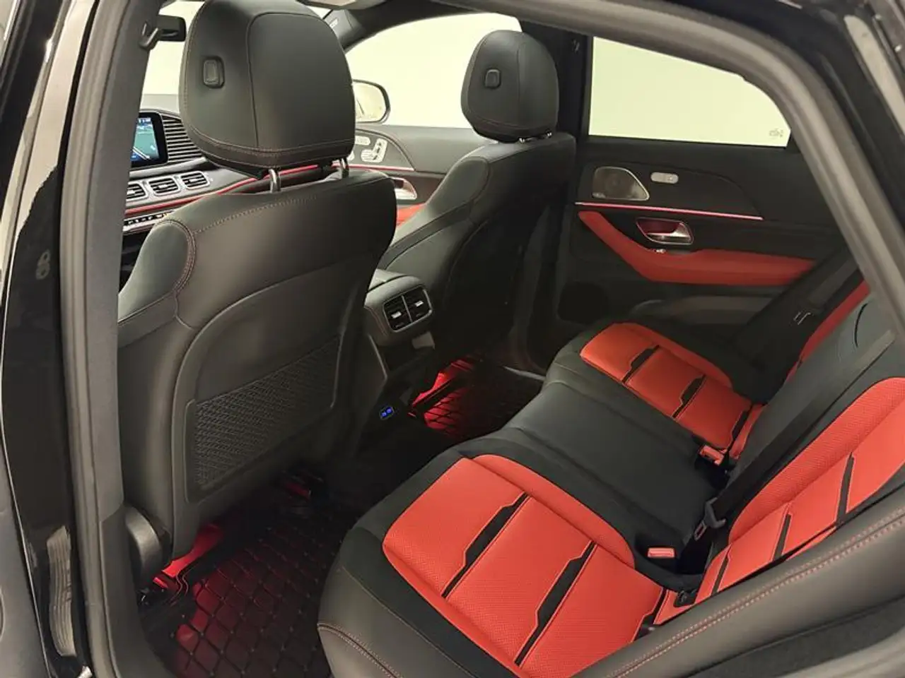 Mercedes-Benz GLE снимка Mercedes-Benz GLE