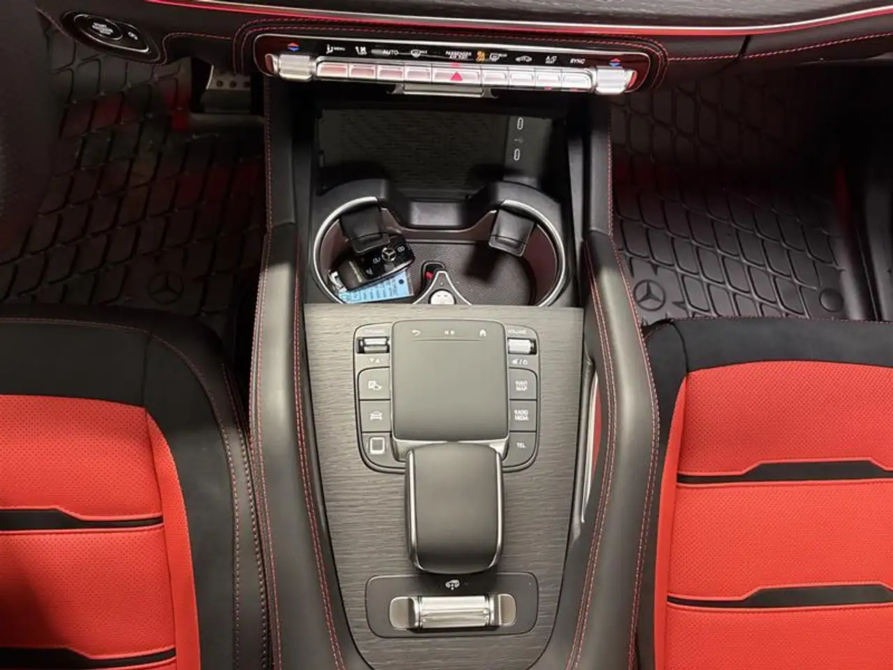 Mercedes-Benz GLE снимка Mercedes-Benz GLE