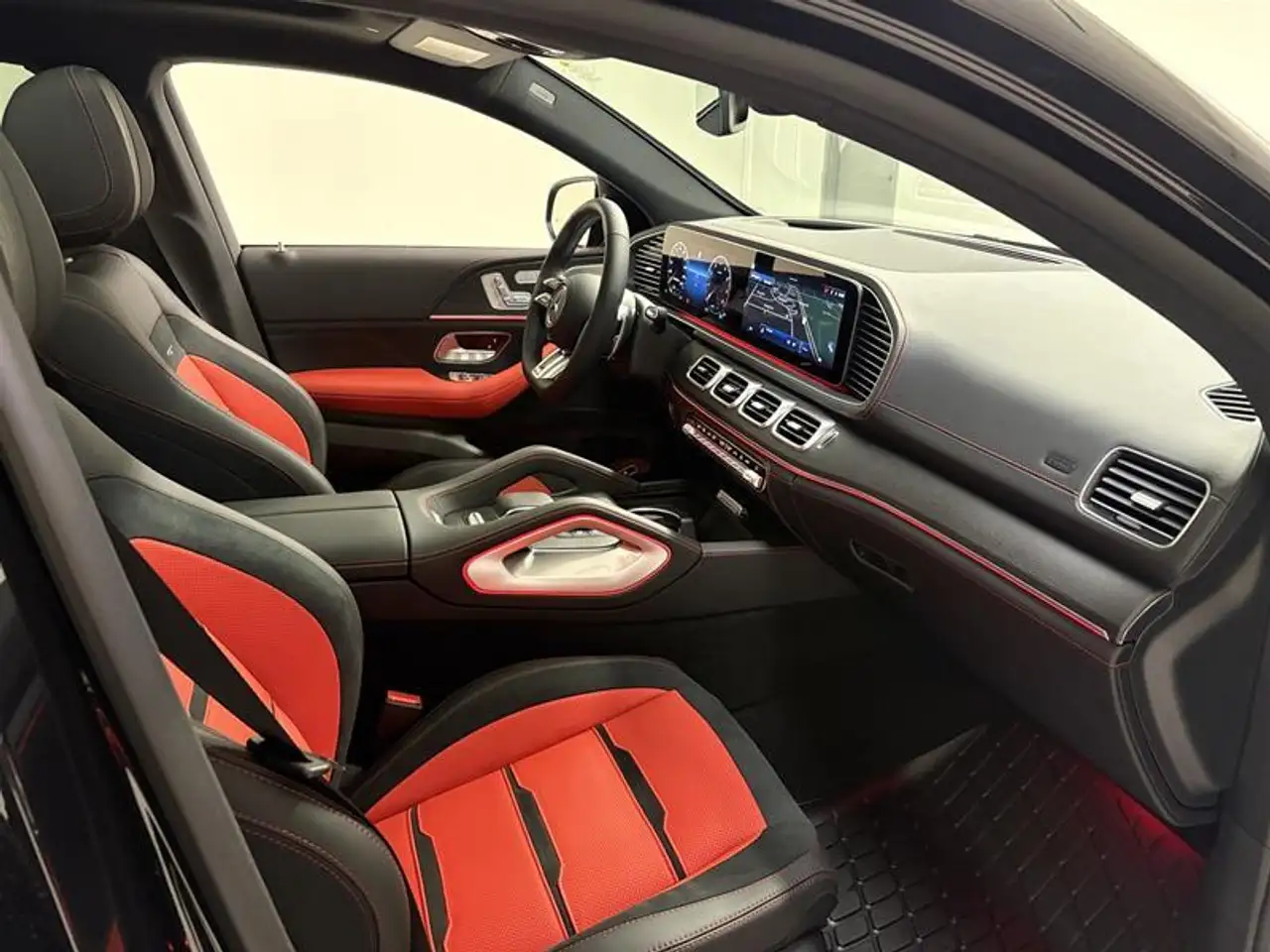 Mercedes-Benz GLE снимка Mercedes-Benz GLE