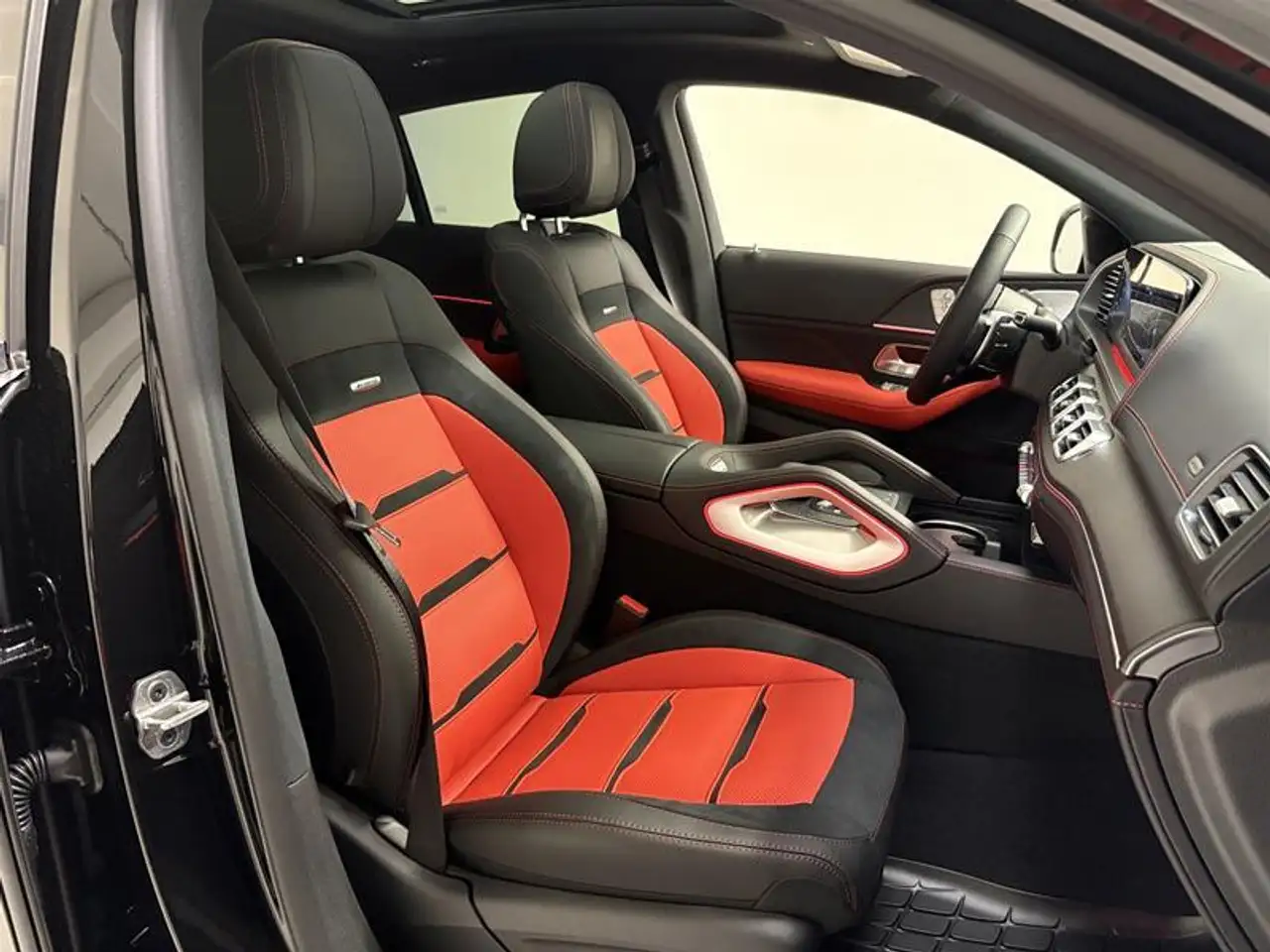 Mercedes-Benz GLE снимка Mercedes-Benz GLE