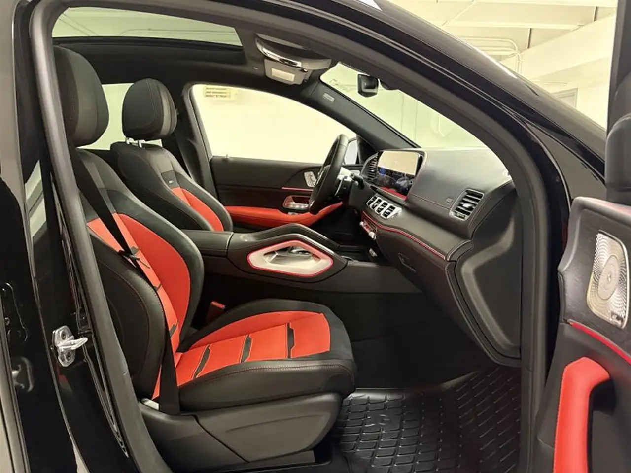 Mercedes-Benz GLE снимка Mercedes-Benz GLE