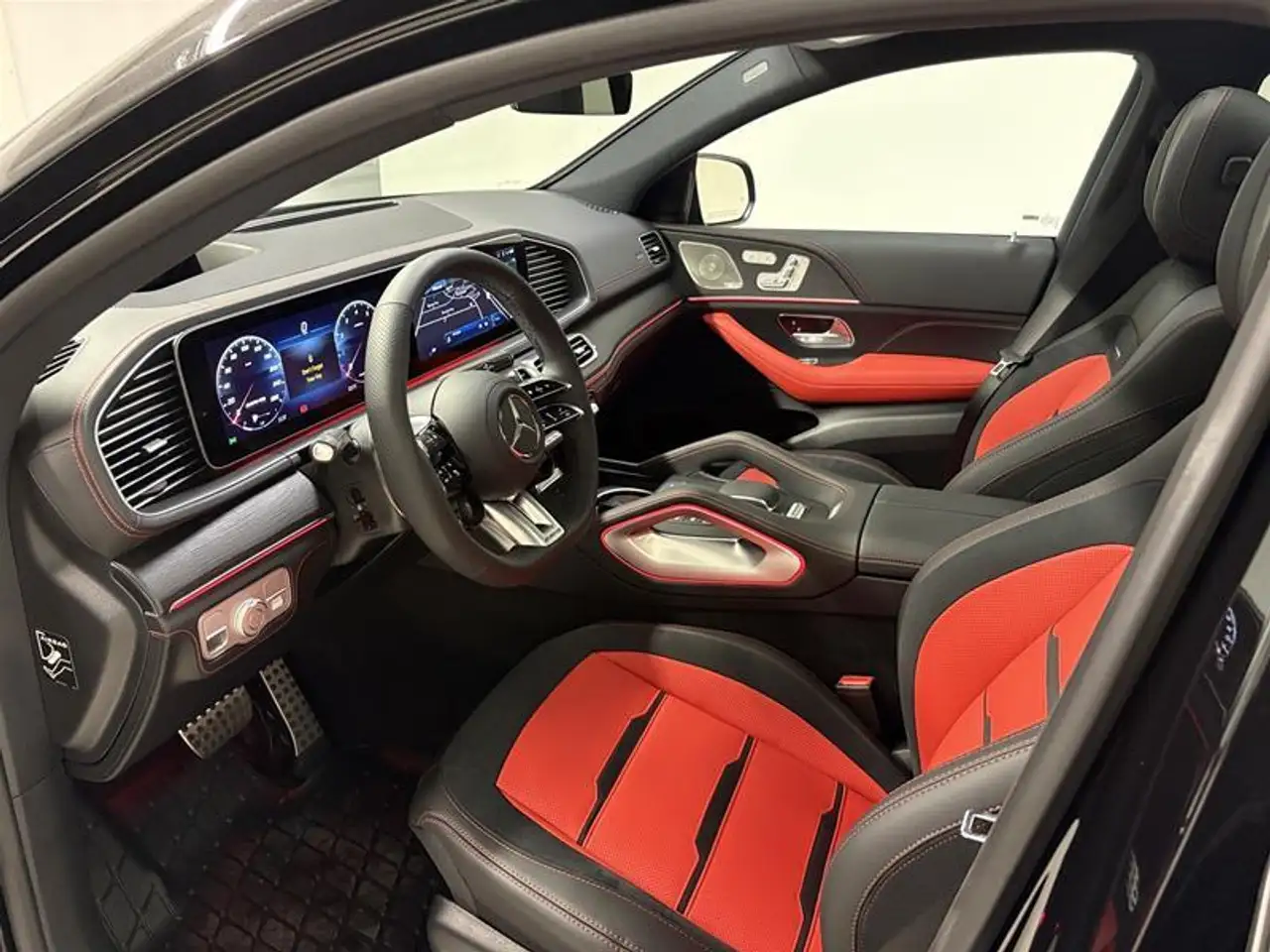 Mercedes-Benz GLE снимка Mercedes-Benz GLE