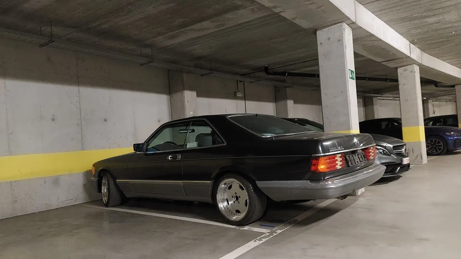 Mercedes-Benz 560 Sec Schwarz - 1