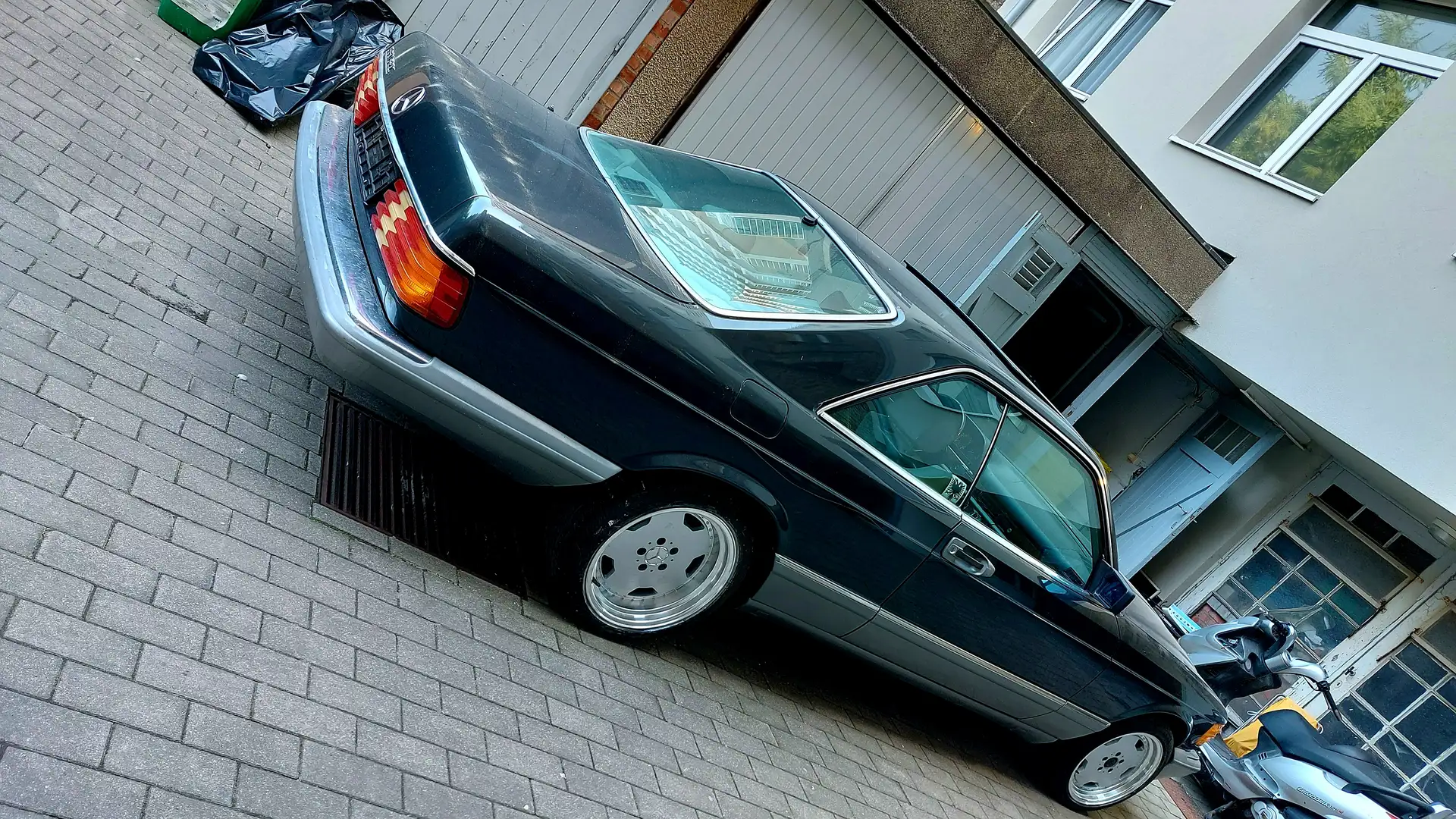 Mercedes-Benz 560 Sec Schwarz - 2