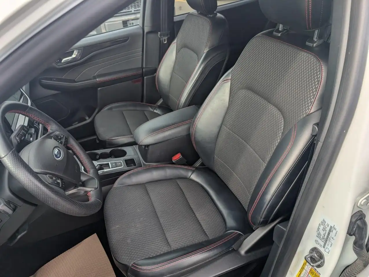 Ford Escape снимка Ford Escape