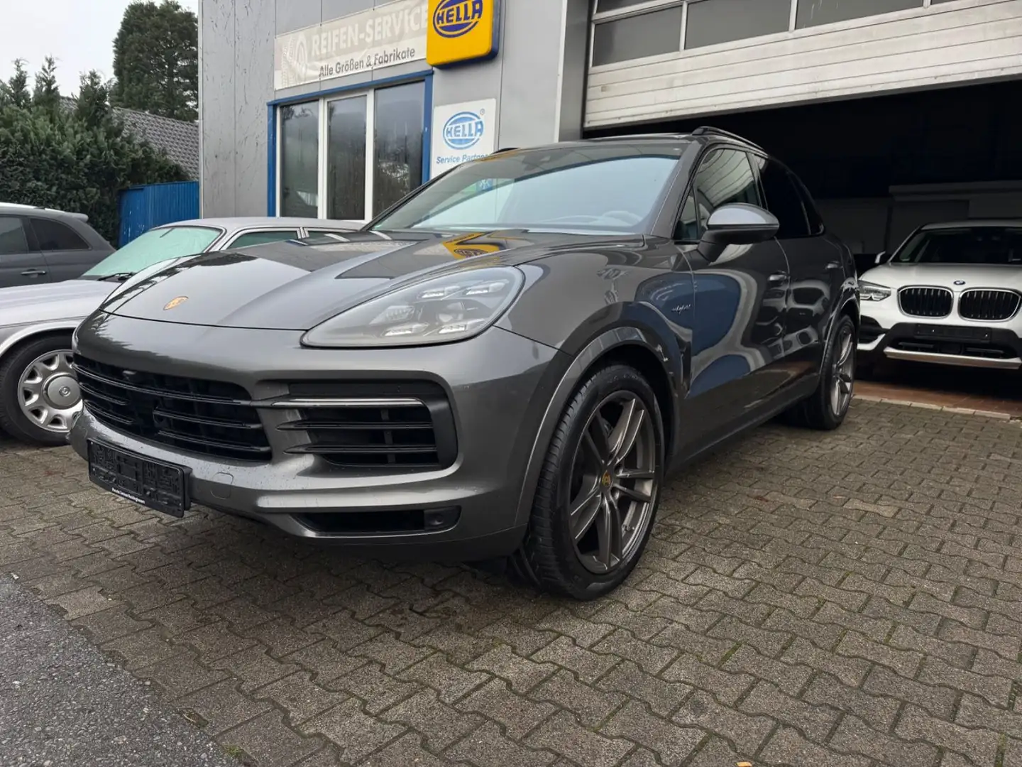 Porsche Cayenne E-Hybrid*MEGA VOLL*APPROVED 2026* Gris - 1