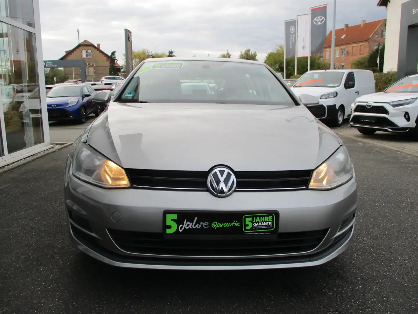 Volkswagen Golf VII 1.4 TSI BMT Comfortline Klima Sitzhzg Stříbrná - 2