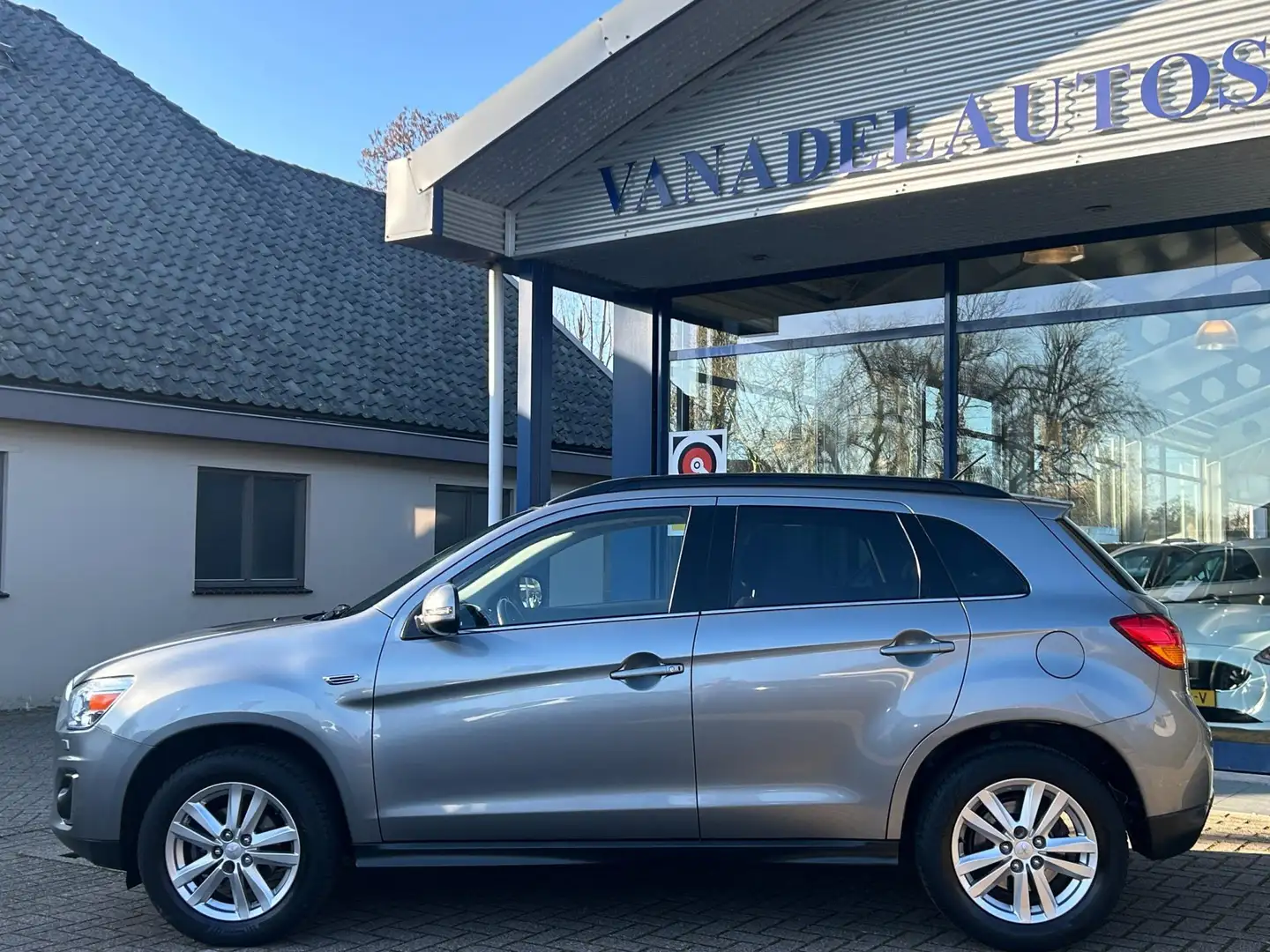 Mitsubishi ASX 1.6 Cleartec Intense+ Panorama Xenon Navi Clima Cr Grijs - 2