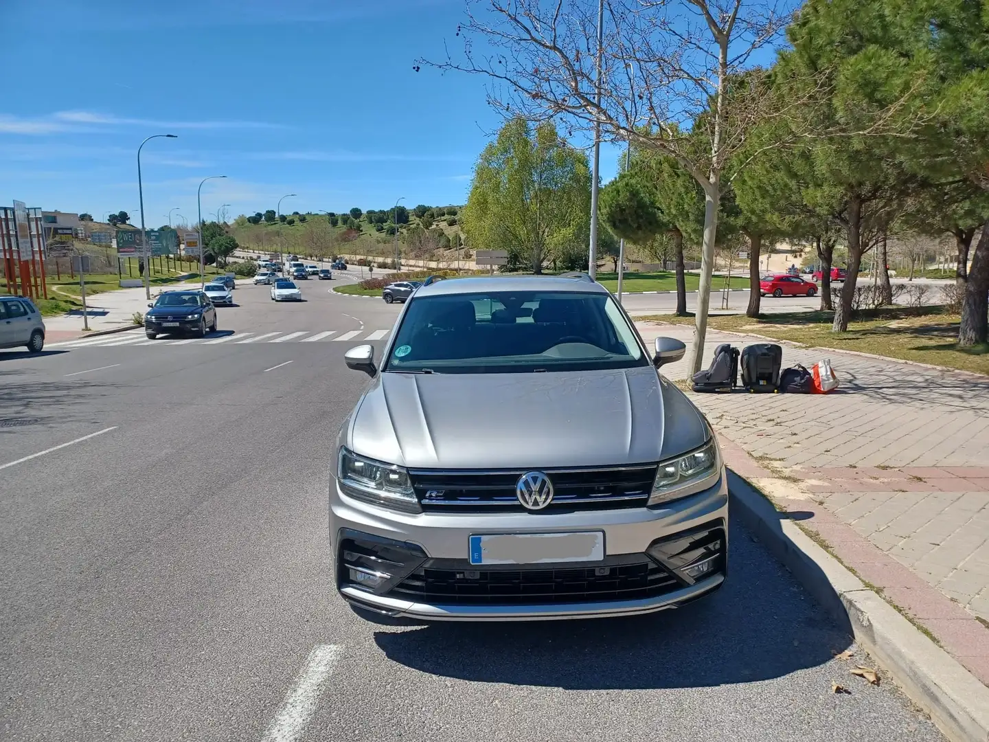 Volkswagen Tiguan Tiguan 2.0TDI BMT R-Line 4Motion DSG 150 R-Line Plateado - 2