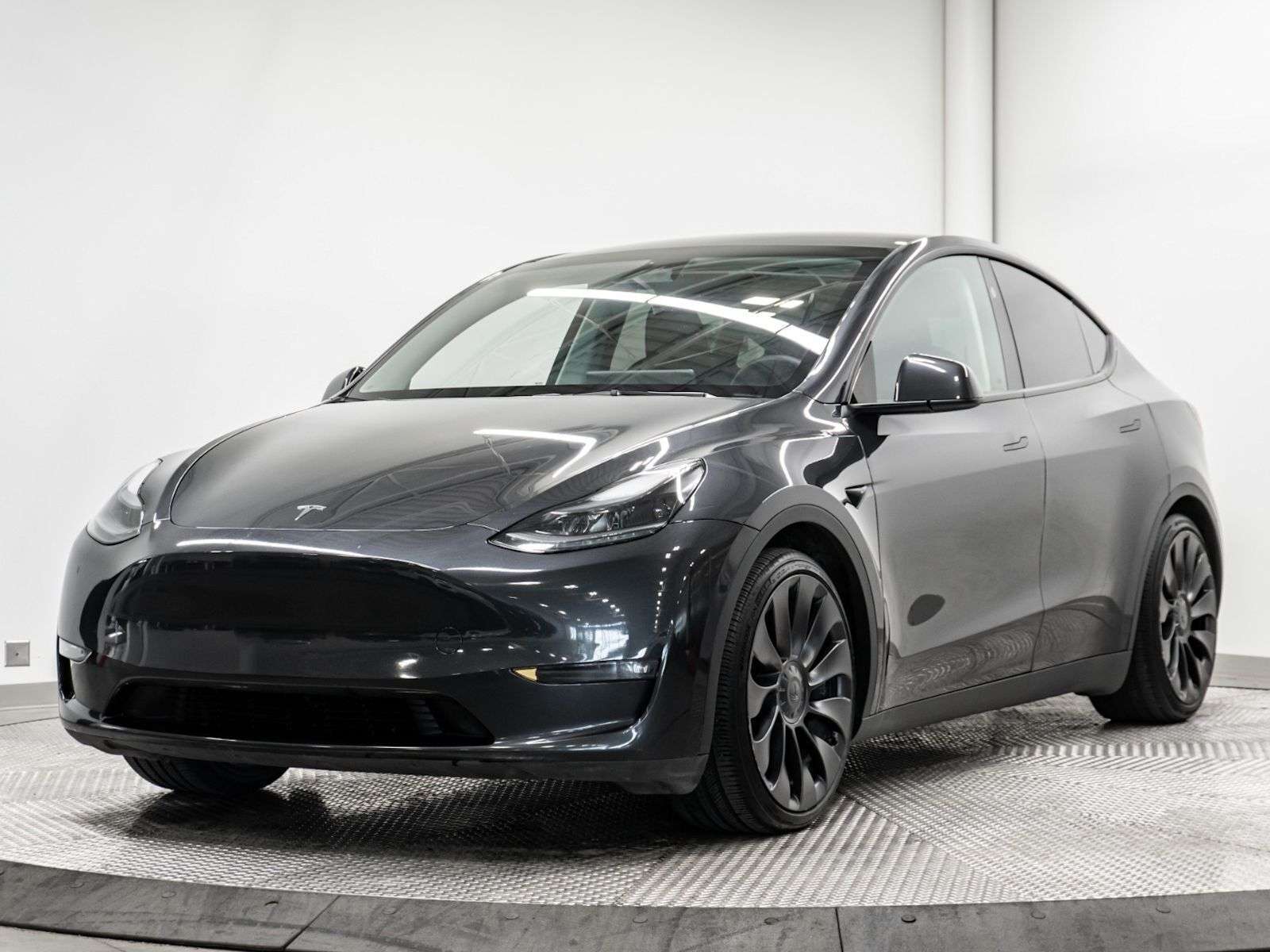 2024 Tesla Model Y Clean CarFax, Autopilot, Heated Front And Rear