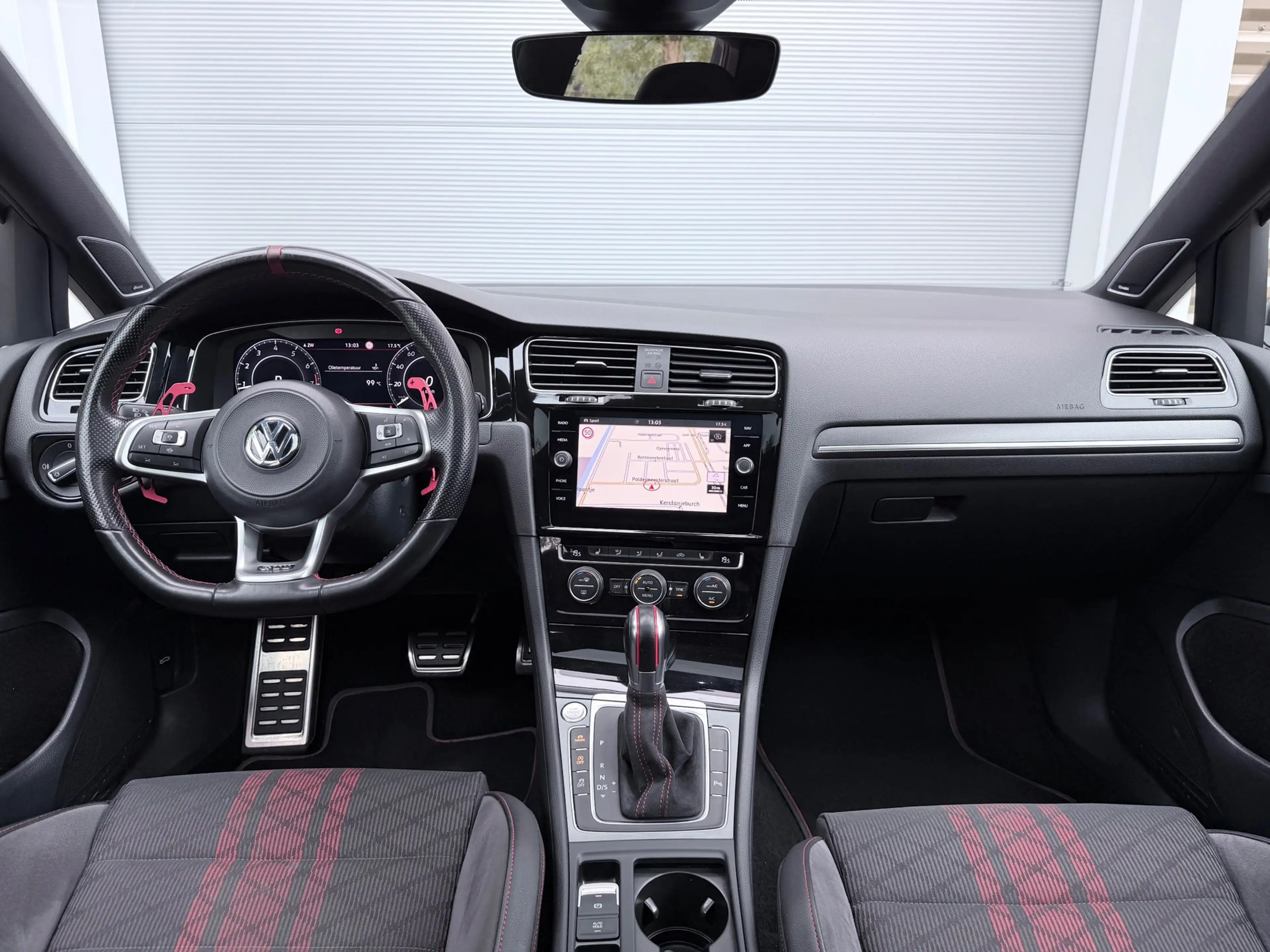 Volkswagen Golf GTI 2.0 TSI TCR Pano/Keyless/Camera — photo 10