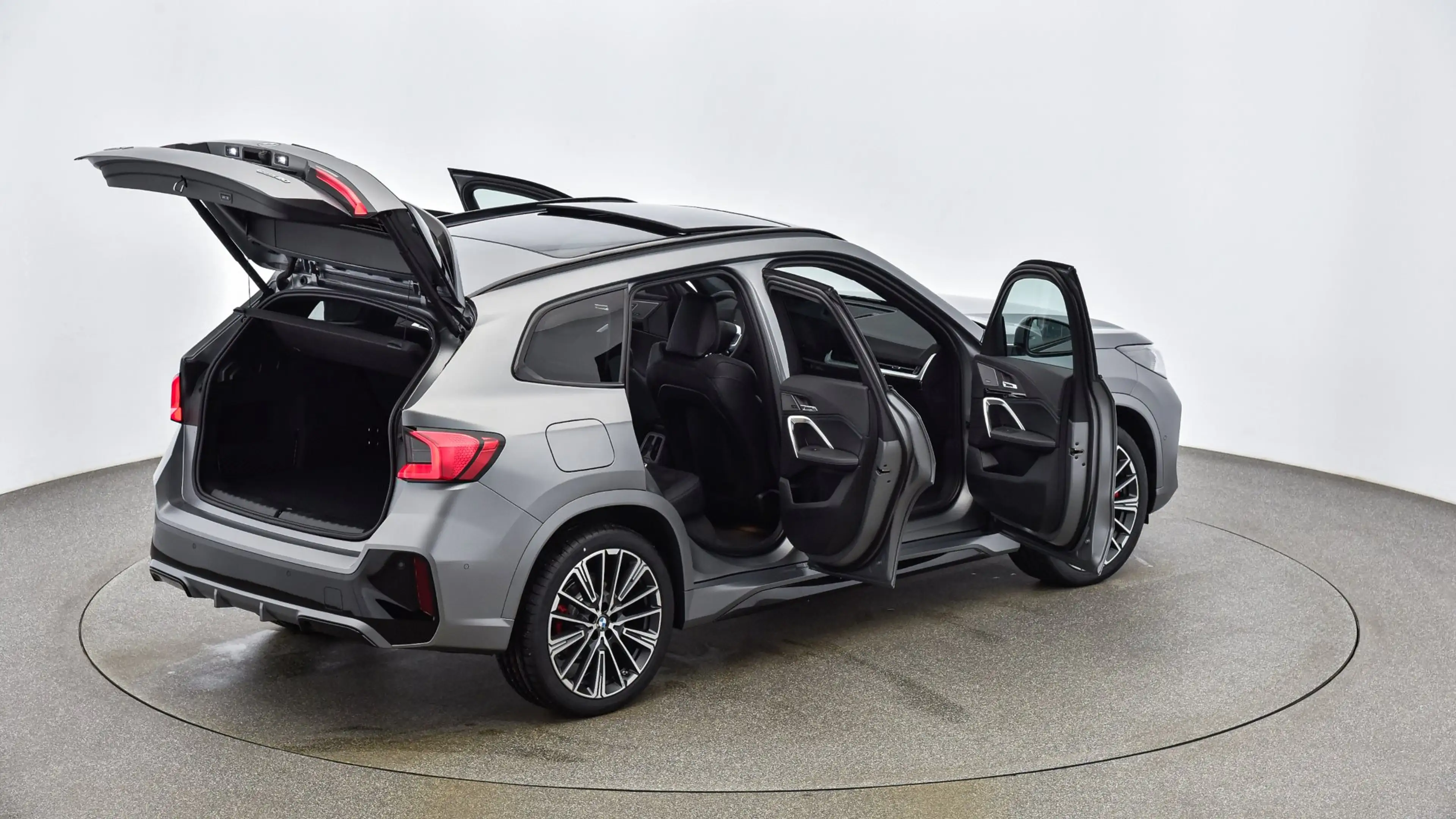 BMW iX1 eDrive20 M-Sportpaket Pro — photo 10