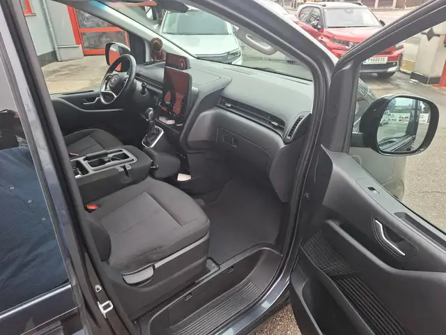 Hyundai STARIA Trend Line 2.2 CRDi 4WD/Automatik *AHV1500KG* Ansicht 11