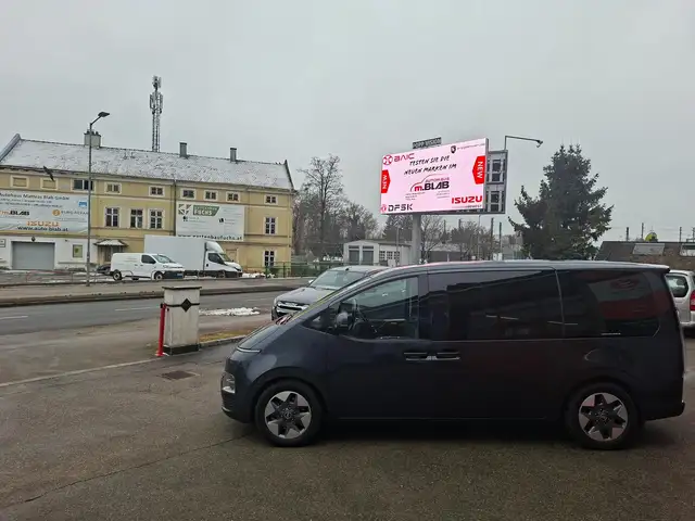 Hyundai STARIA Trend Line 2.2 CRDi 4WD/Automatik *AHV1500KG* Ansicht 3