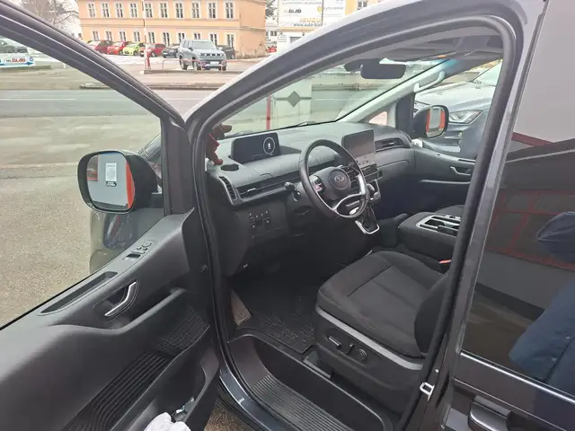 Hyundai STARIA Trend Line 2.2 CRDi 4WD/Automatik *AHV1500KG* Ansicht 5