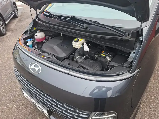 Hyundai STARIA Trend Line 2.2 CRDi 4WD/Automatik *AHV1500KG* Ansicht 17