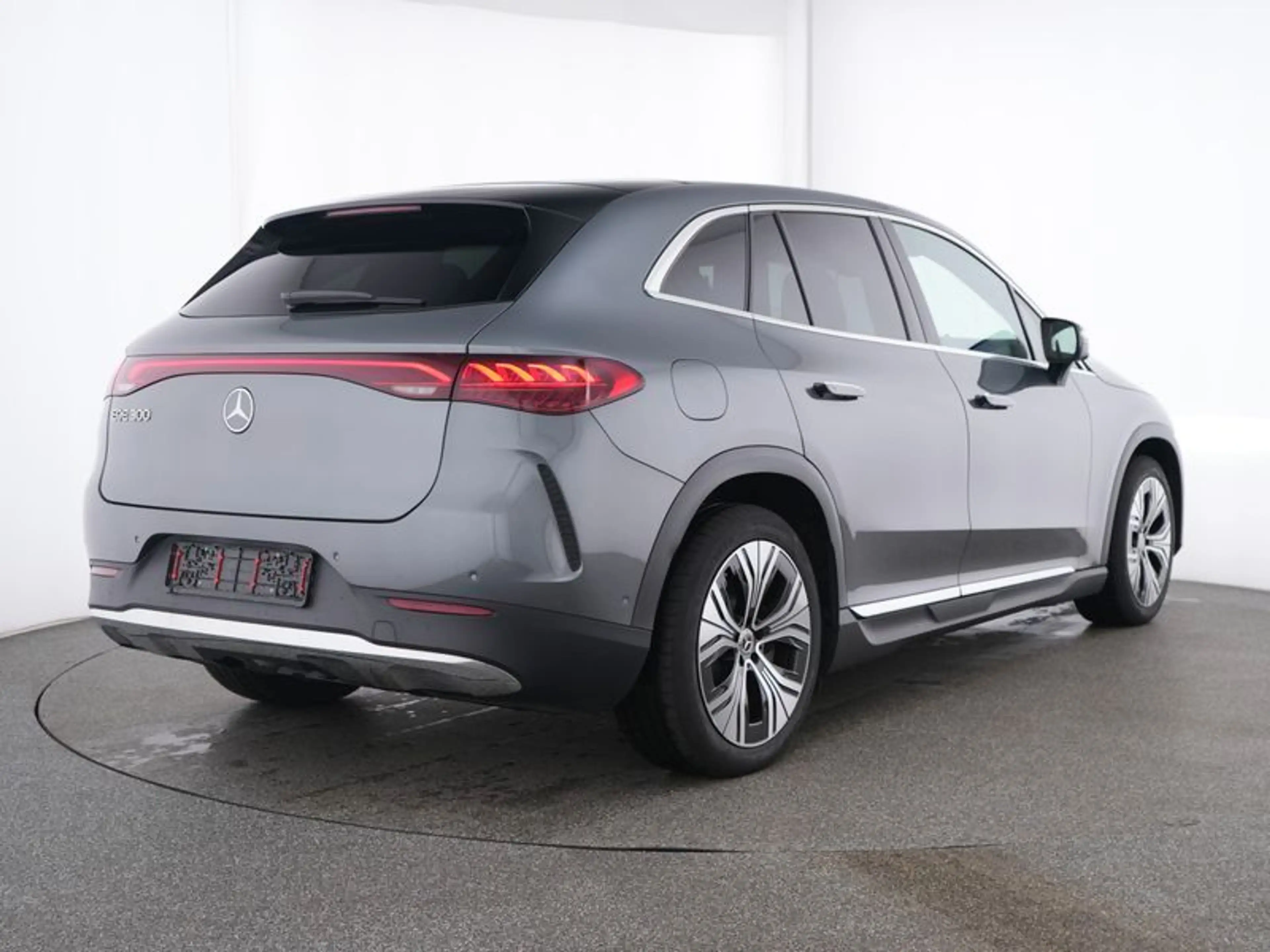 Mercedes-Benz EQE SUV EQE 300 SUV DiG.L+BURM+DISTR+HAL+MEM+AHK+PANO — photo 9