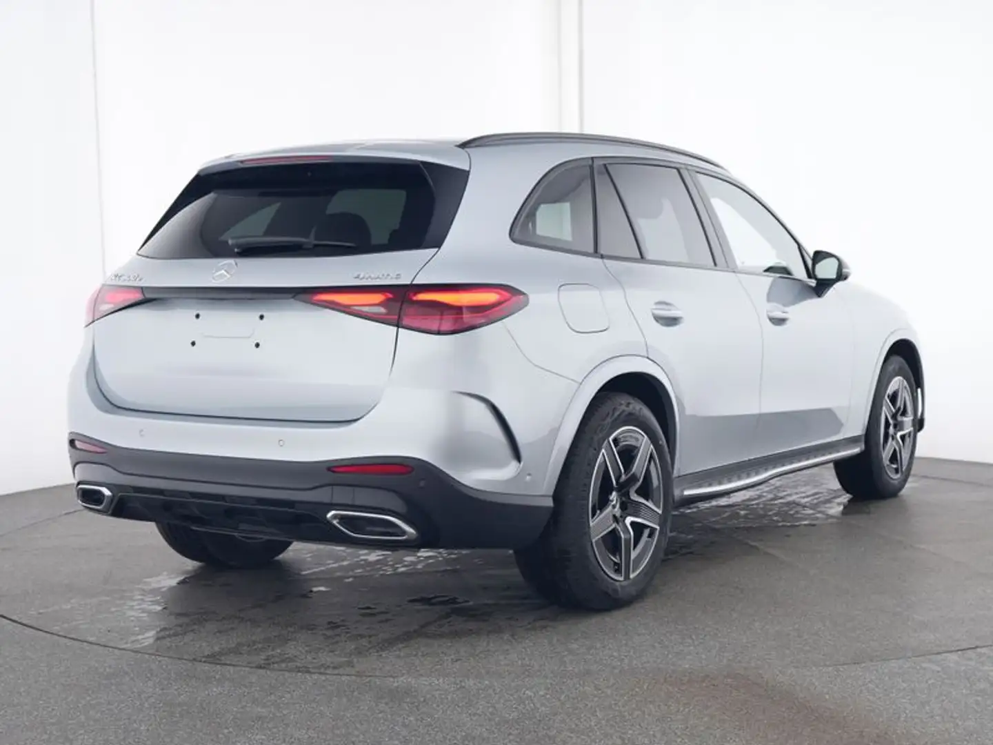 Mercedes-Benz GLC 300 e 4M AMG NIGHT DISTRONIC AIRMATIC AHK Plateado - 2