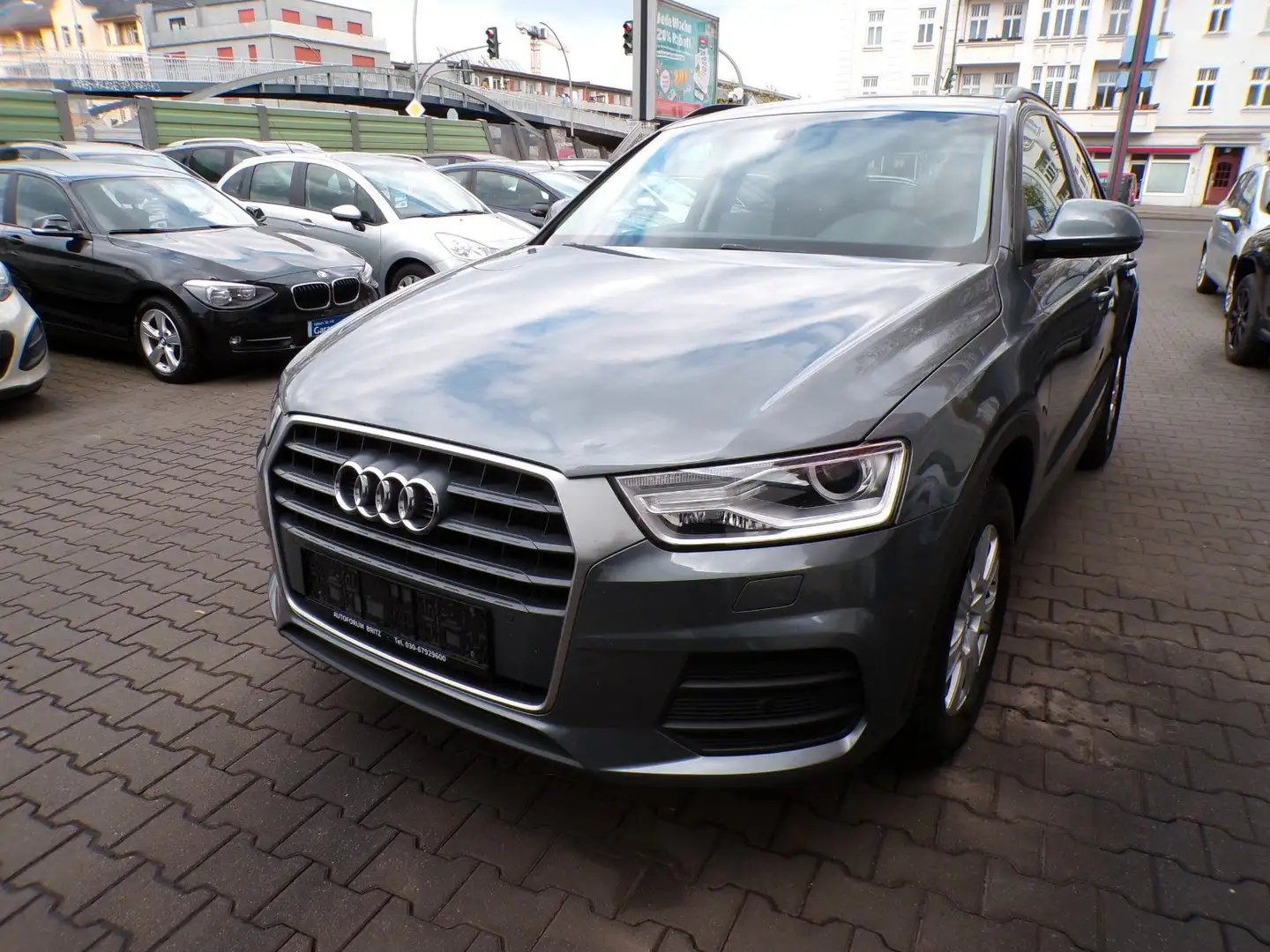Audi Q3 2.0 TDI 88kW S tronic Gris - 1