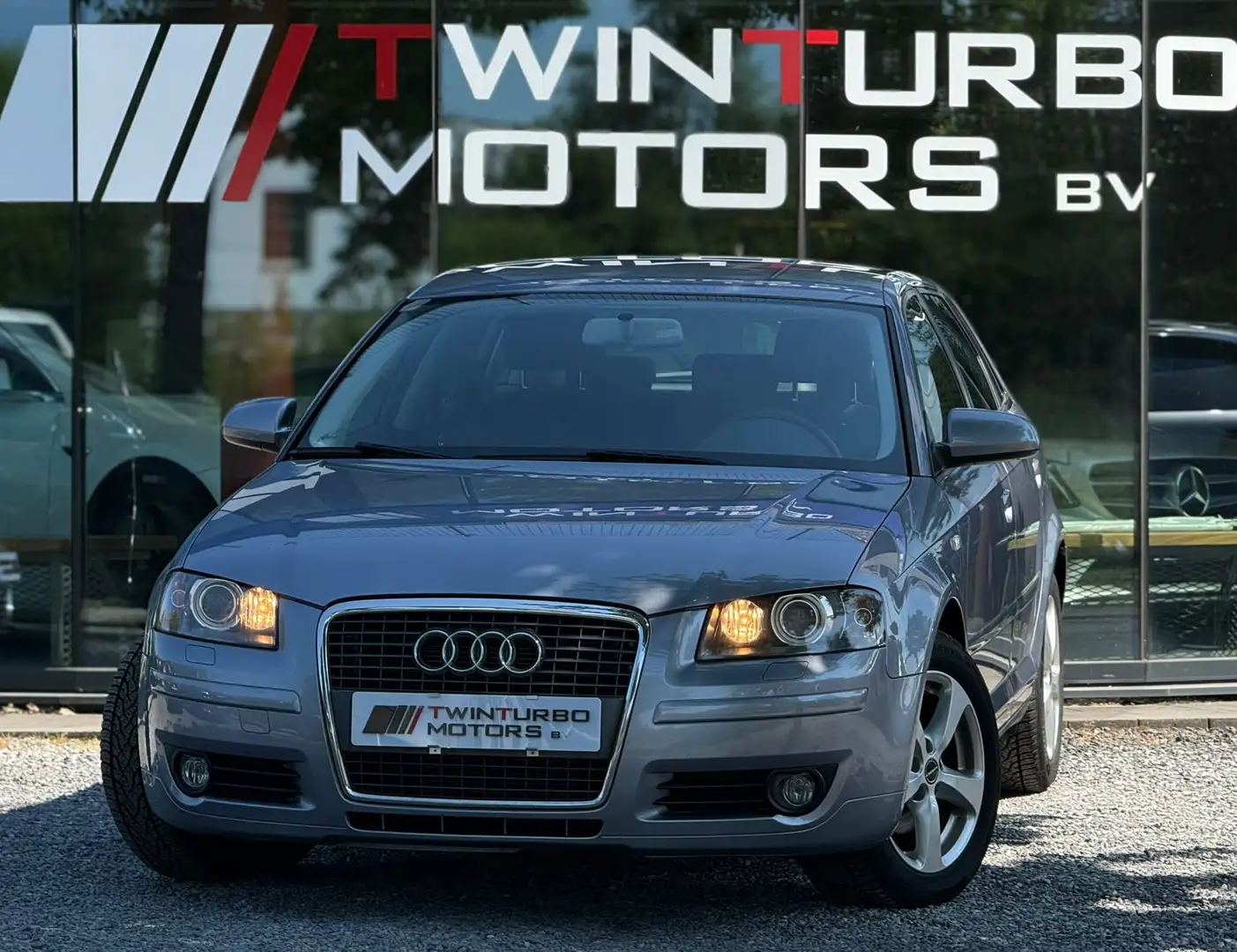 Audi A3 A3 1.6 T Automatik Ambiente Zwart - 1