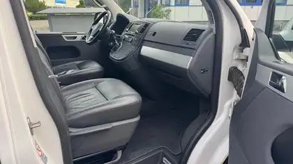 Annonce voiture d'occasion Volkswagen T5 Multivan - CARADIZE